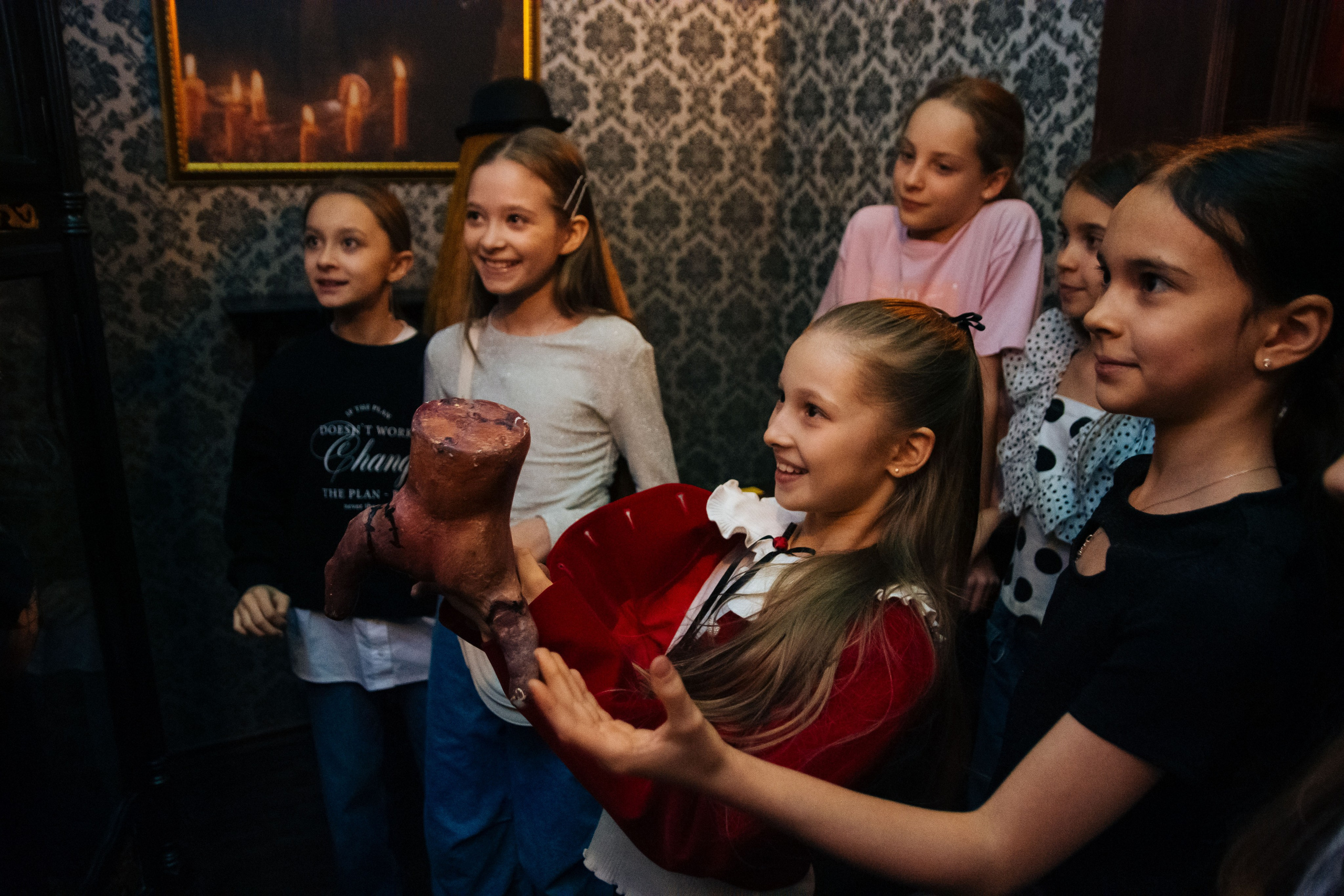 Квест и день рождения в Нелогике. Фотограф в Москве. Индивидуальные и парные съёмки, мероприятия, промо-съёмки для артистов