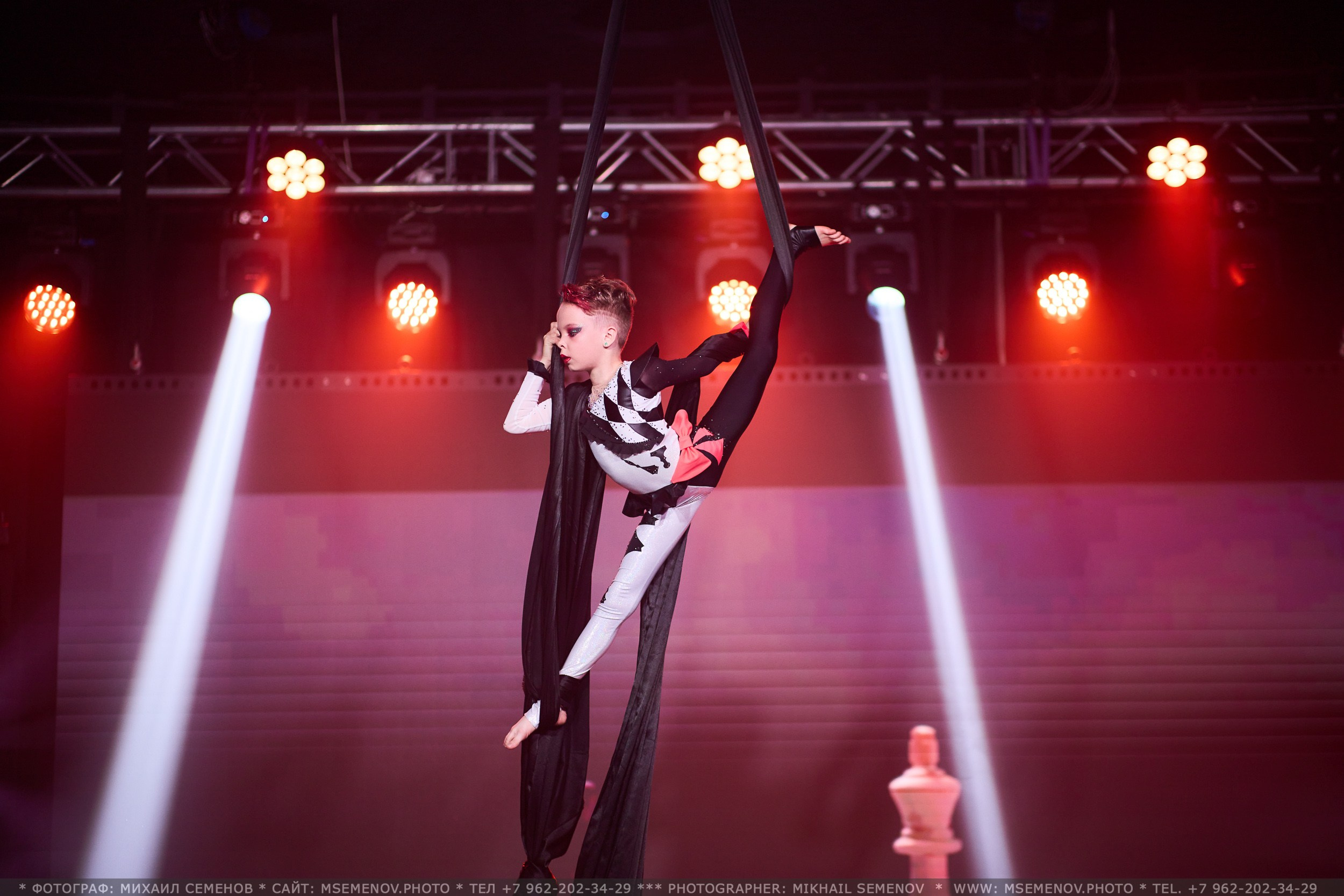 АНОНС фоторепортажа с Юбилейного концерта «ГРАЦИЯ». Фотограф, фотопроекты Михаила Семенова в Ярославле. Фотошкола