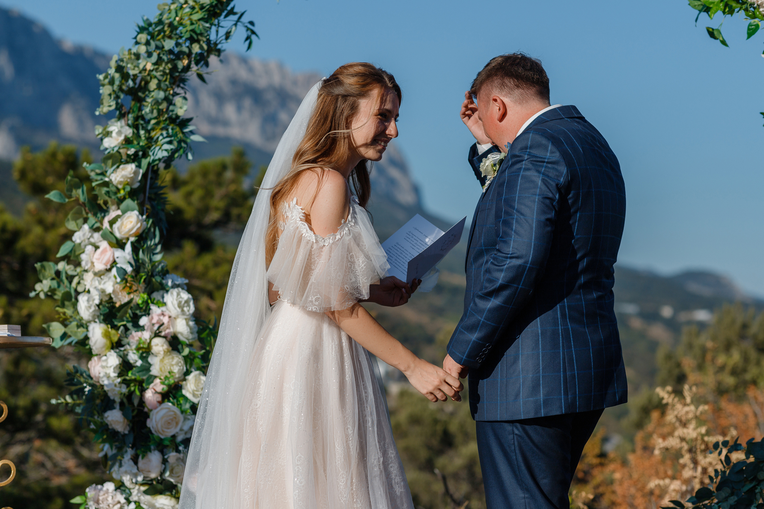 Анонс свадебной прогулки Кати и Алексея. Свадебный фотограф в Крыму и Севастополе Ольга Баскакова