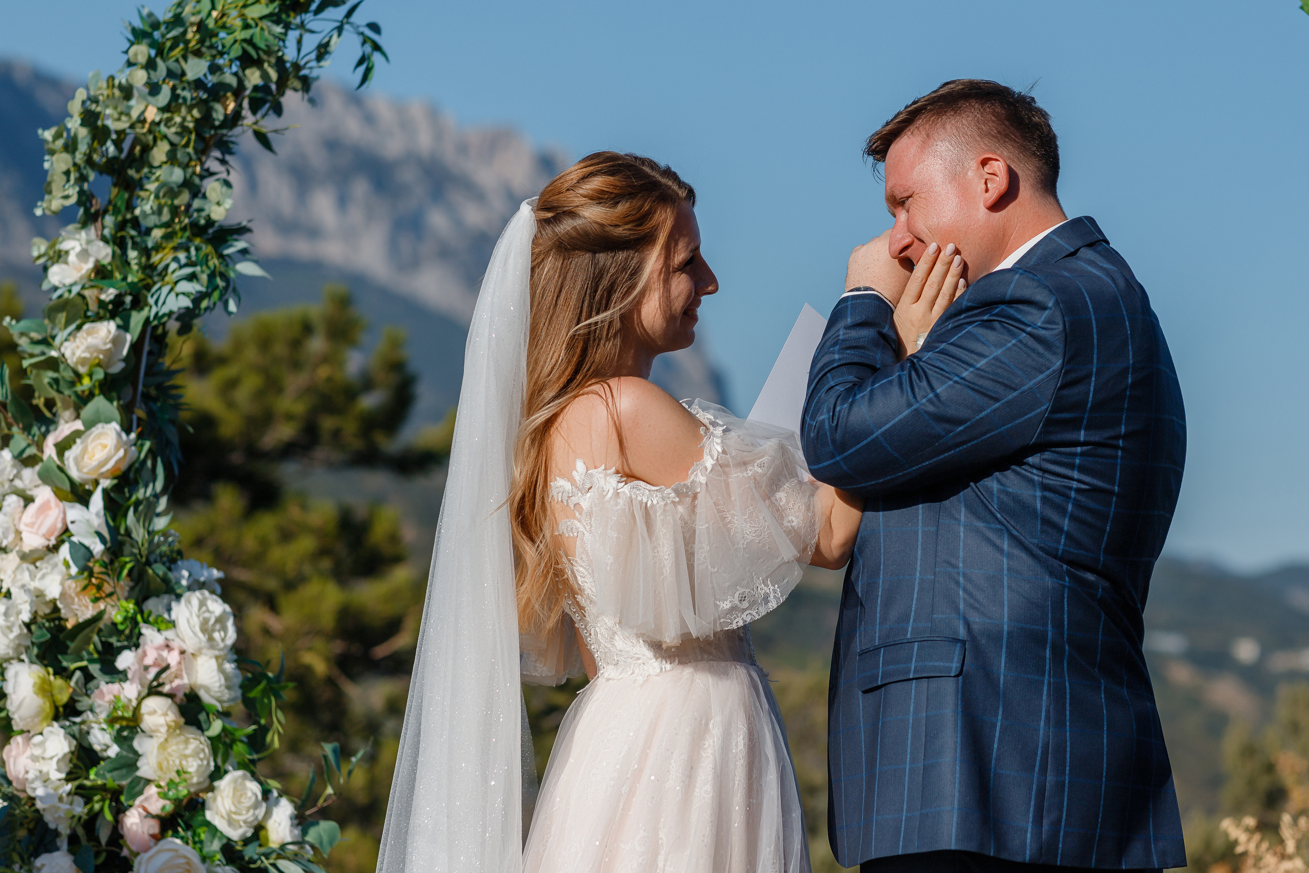 Анонс свадебной прогулки Кати и Алексея. Свадебный фотограф в Крыму и Севастополе Ольга Баскакова