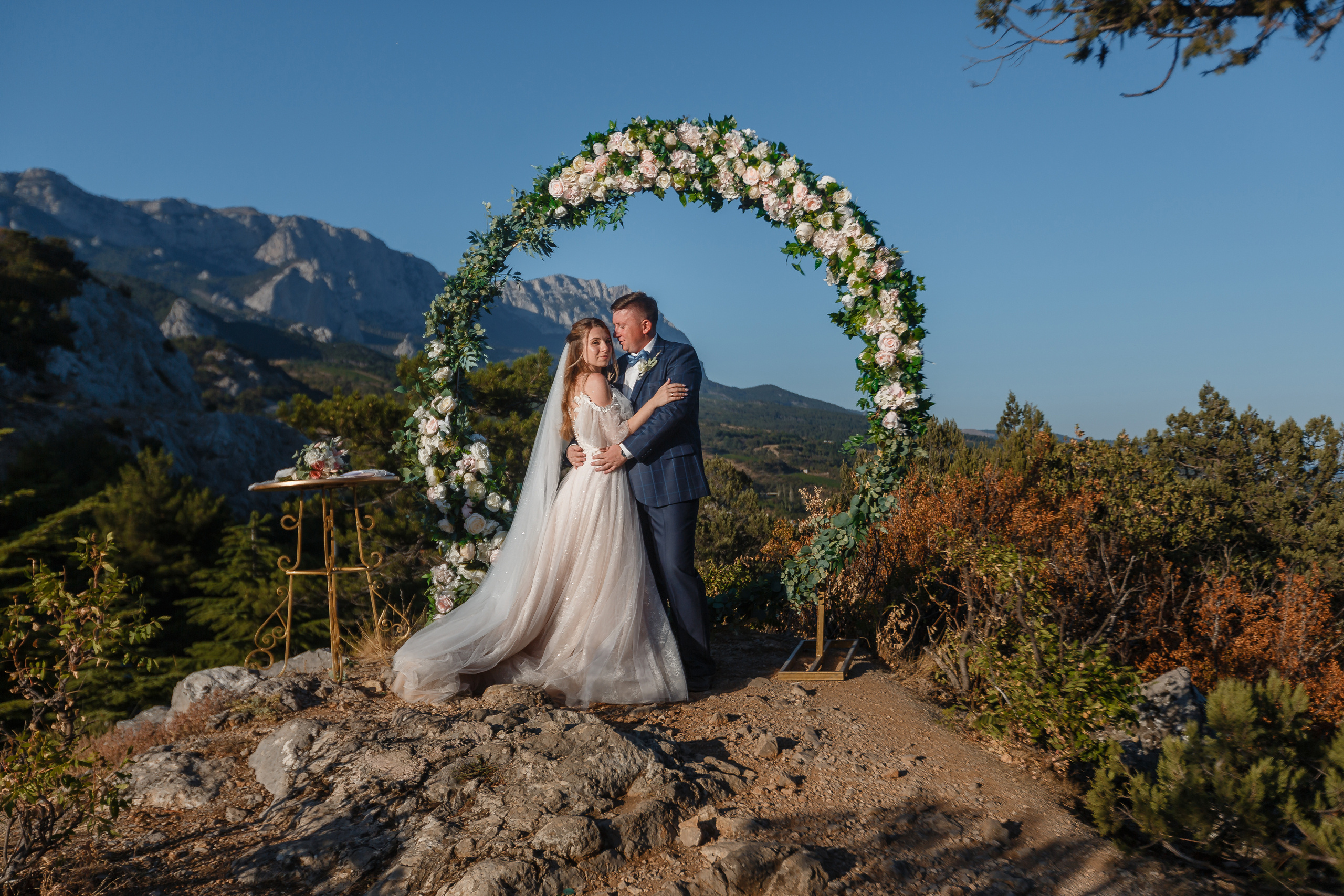 Анонс свадебной прогулки Кати и Алексея. Свадебный фотограф в Крыму и Севастополе Ольга Баскакова