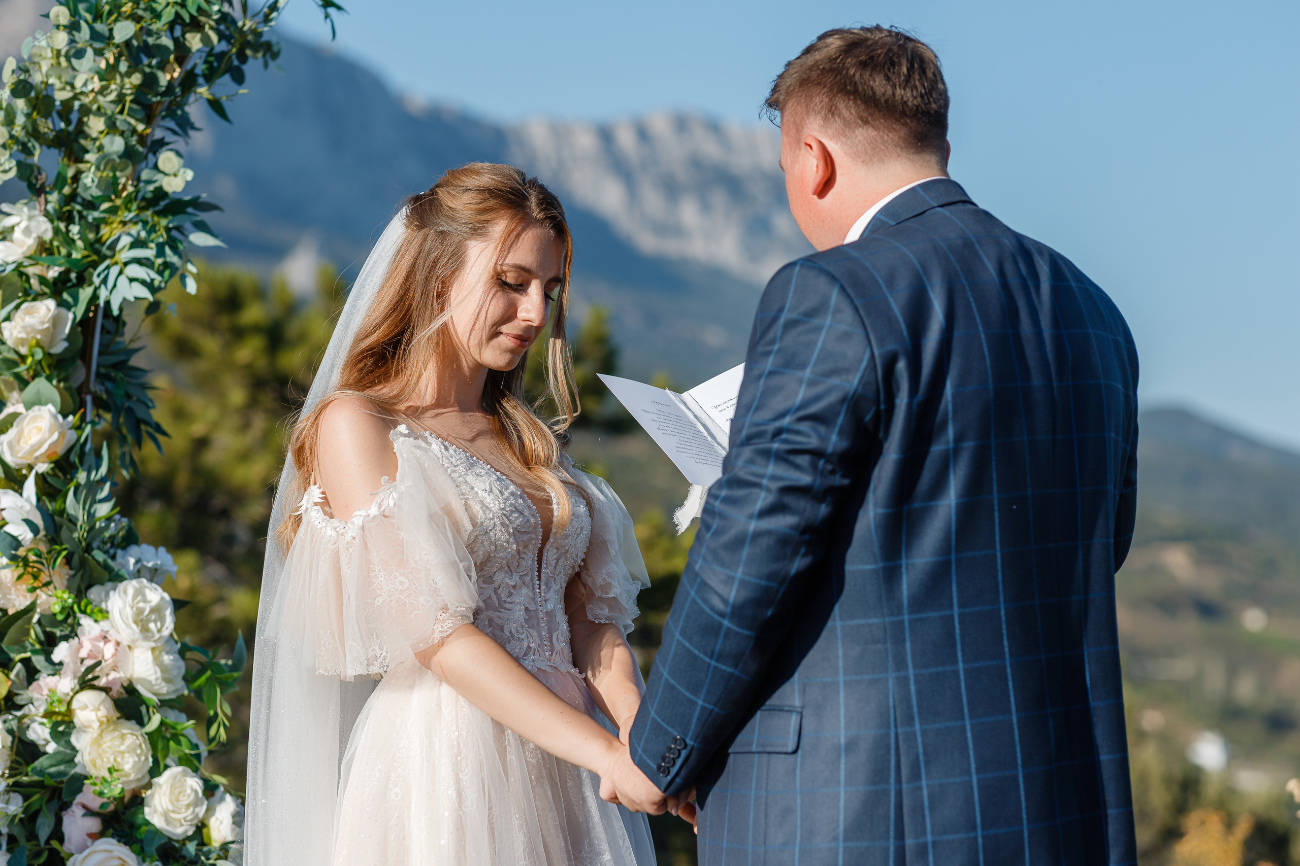 Анонс свадебной прогулки Кати и Алексея. Свадебный фотограф в Крыму и Севастополе Ольга Баскакова