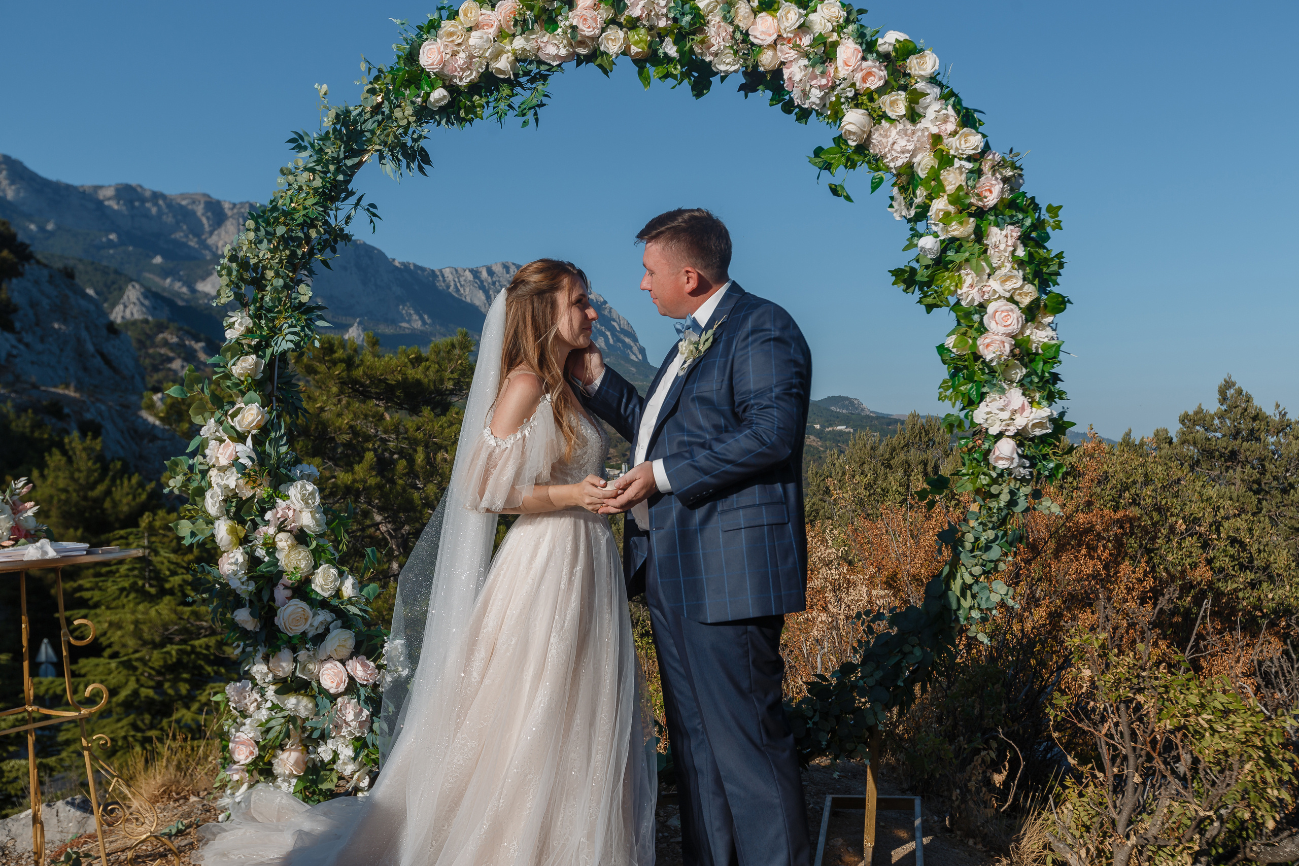 Анонс свадебной прогулки Кати и Алексея. Свадебный фотограф в Крыму и Севастополе Ольга Баскакова