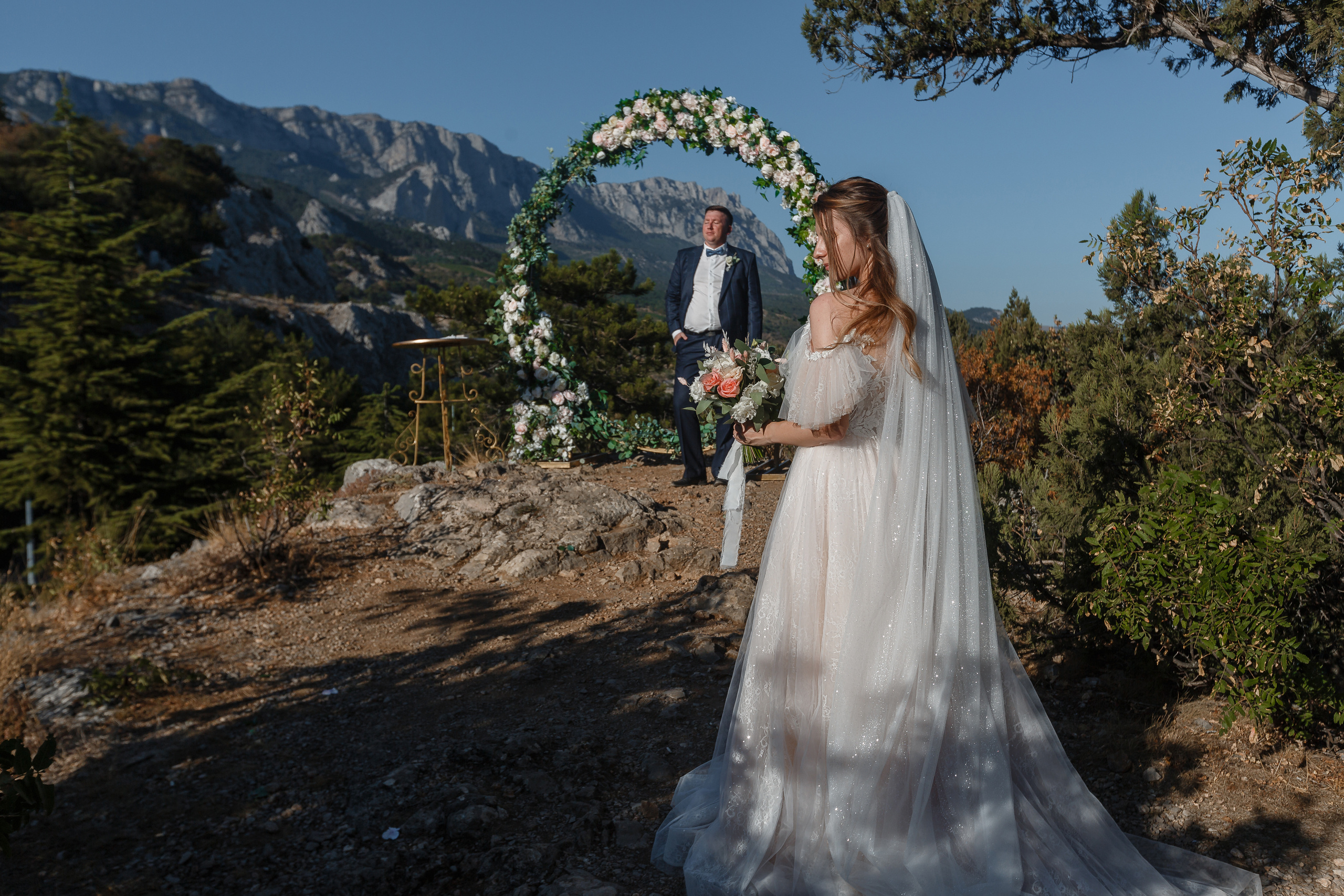 Анонс свадебной прогулки Кати и Алексея. Свадебный фотограф в Крыму и Севастополе Ольга Баскакова
