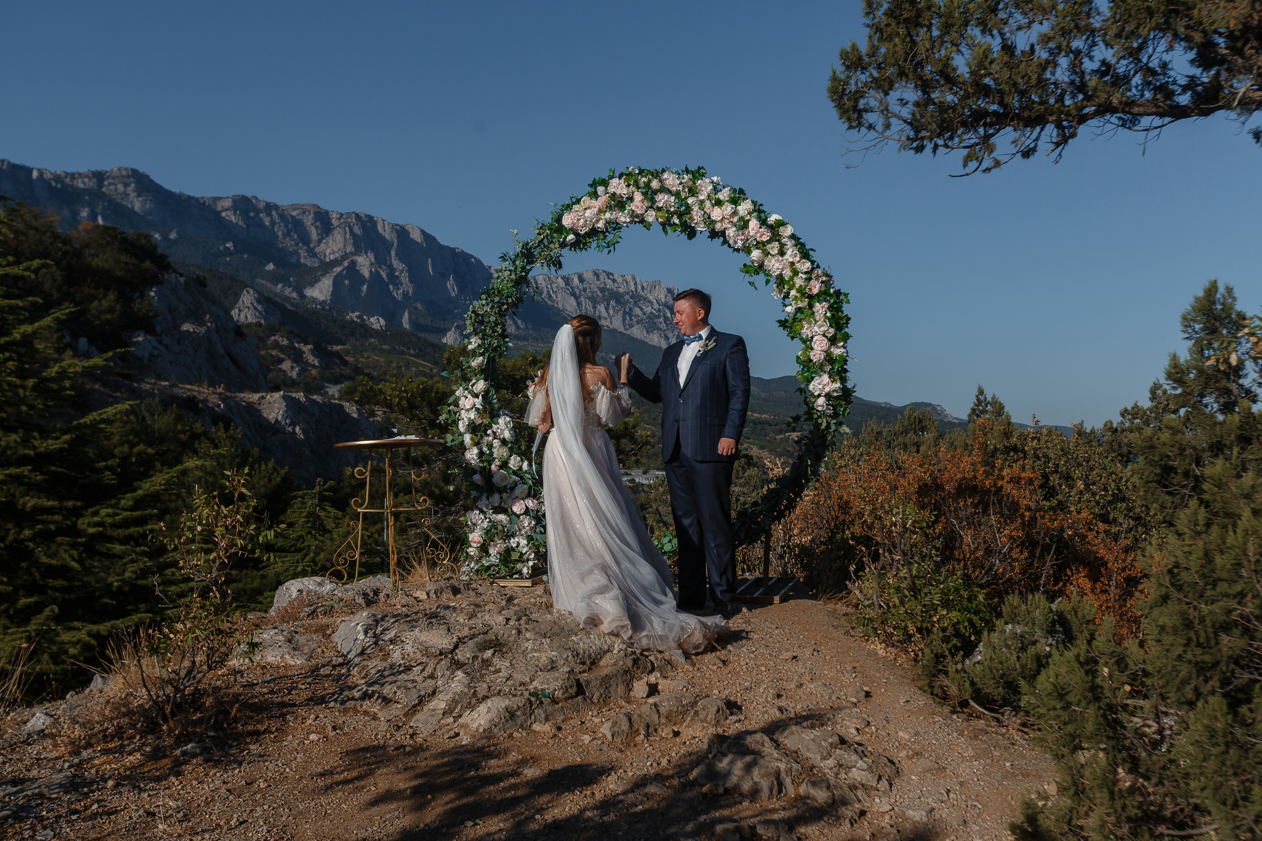 Анонс свадебной прогулки Кати и Алексея. Свадебный фотограф в Крыму и Севастополе Ольга Баскакова