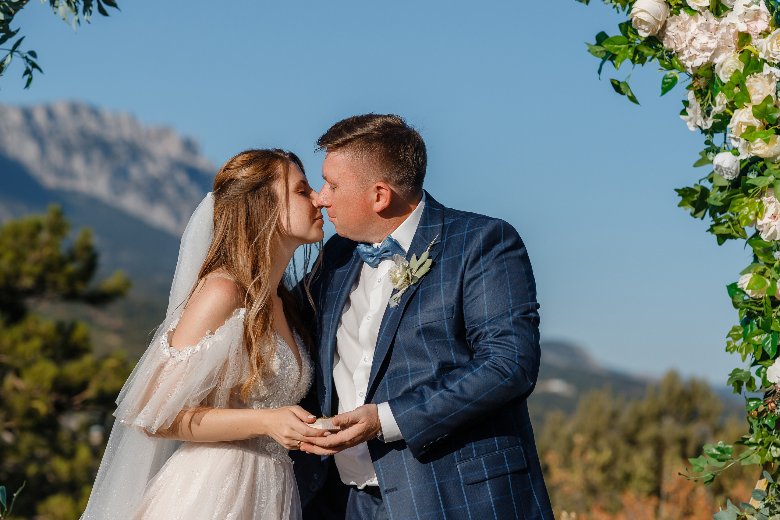 Анонс свадебной прогулки Кати и Алексея. Свадебный фотограф в Крыму и Севастополе Ольга Баскакова