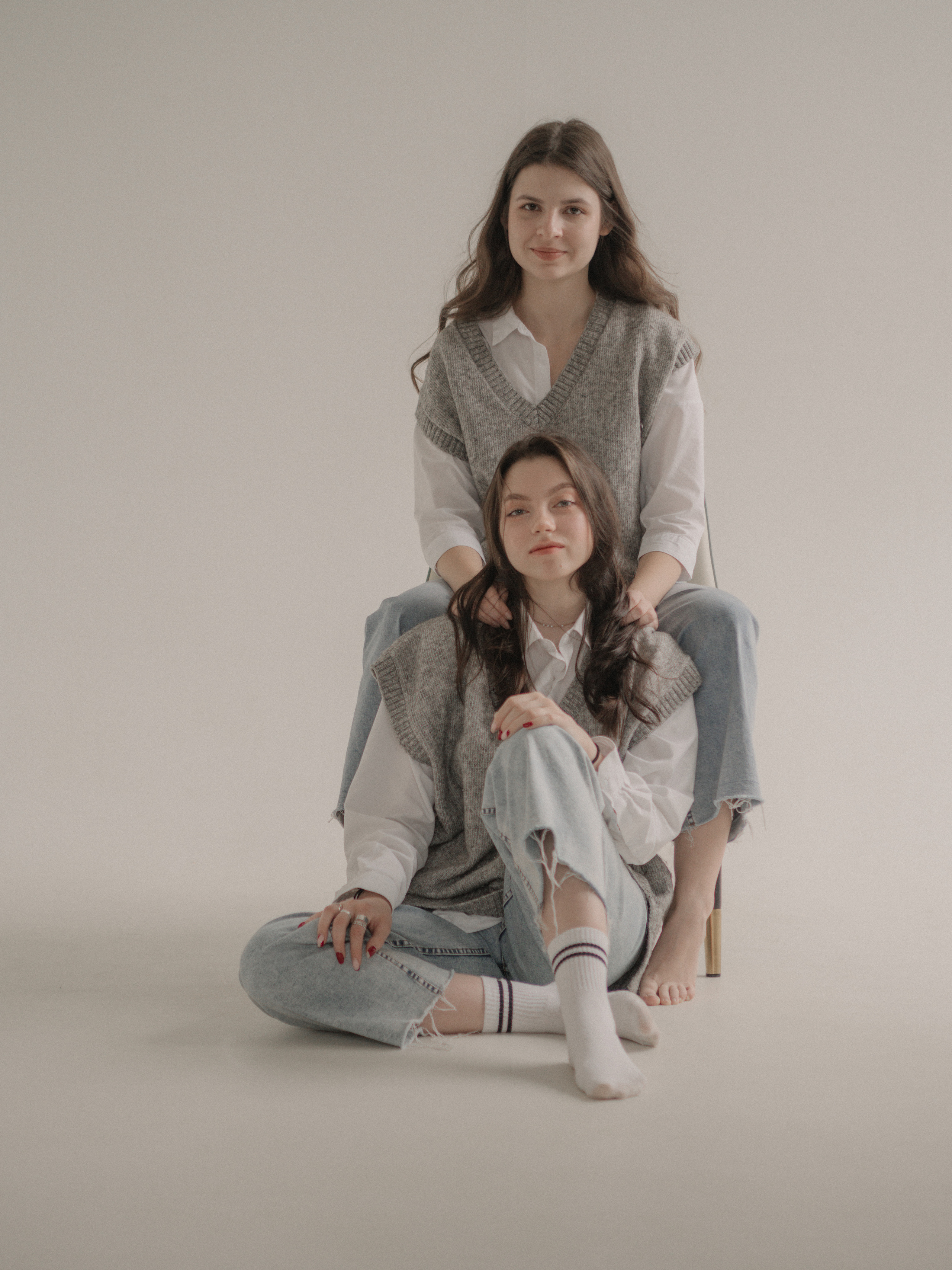 Александра и Дарья. April. Portrait photographer