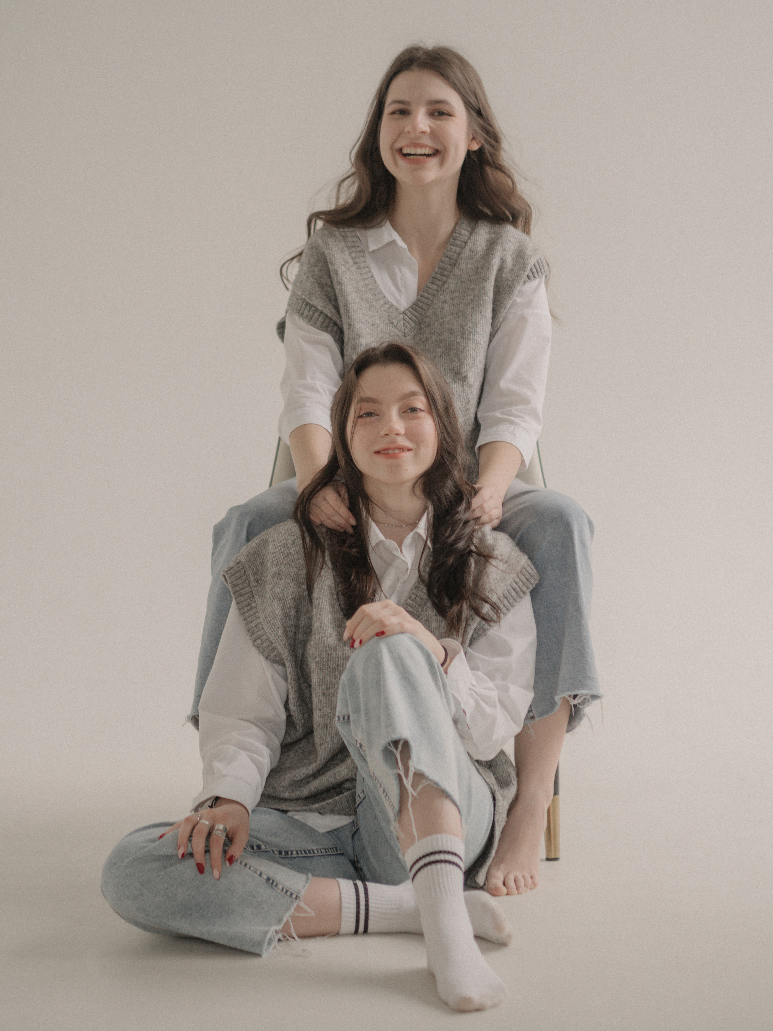 Александра и Дарья. April. Portrait photographer