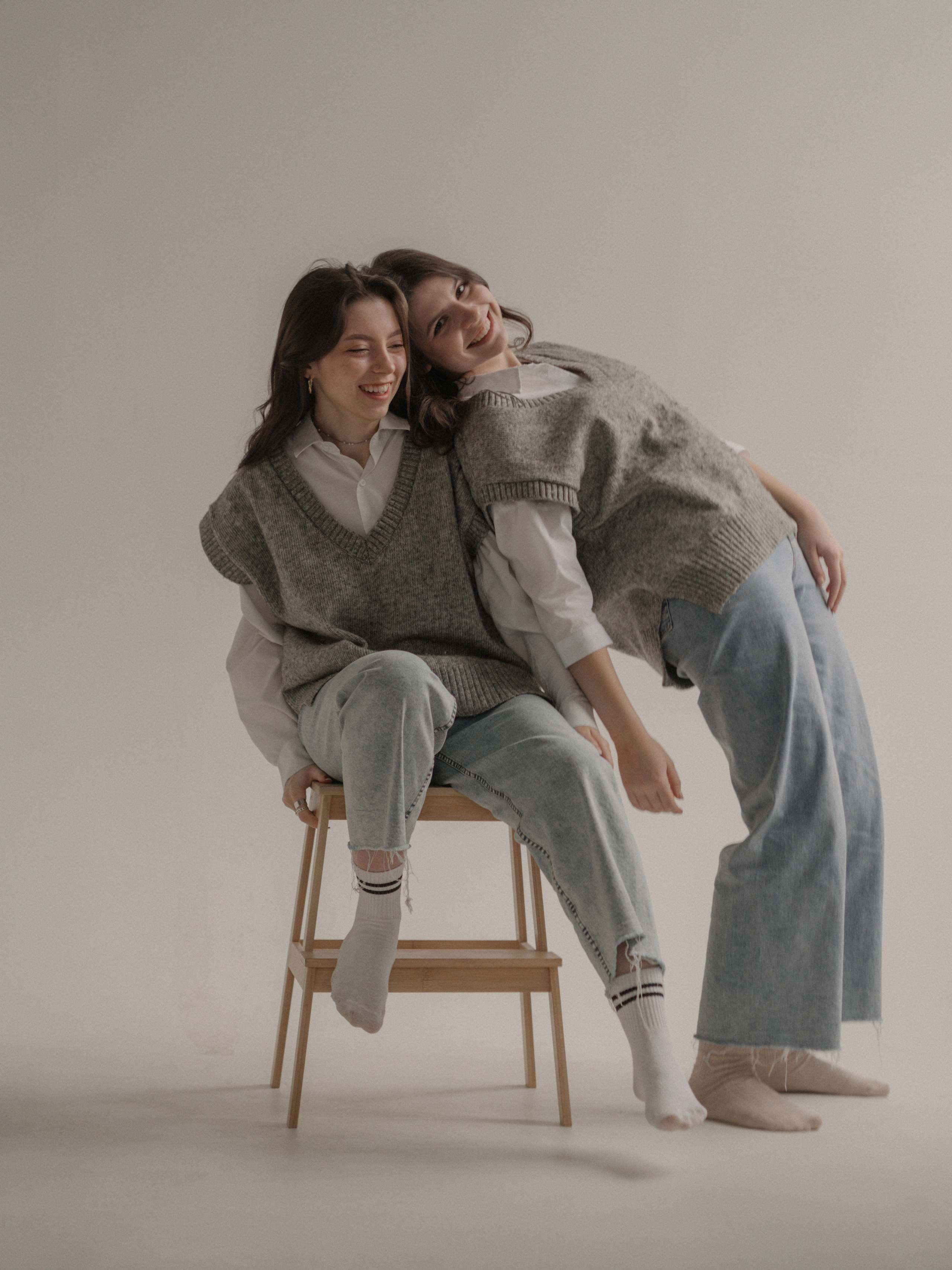 Александра и Дарья. April. Portrait photographer