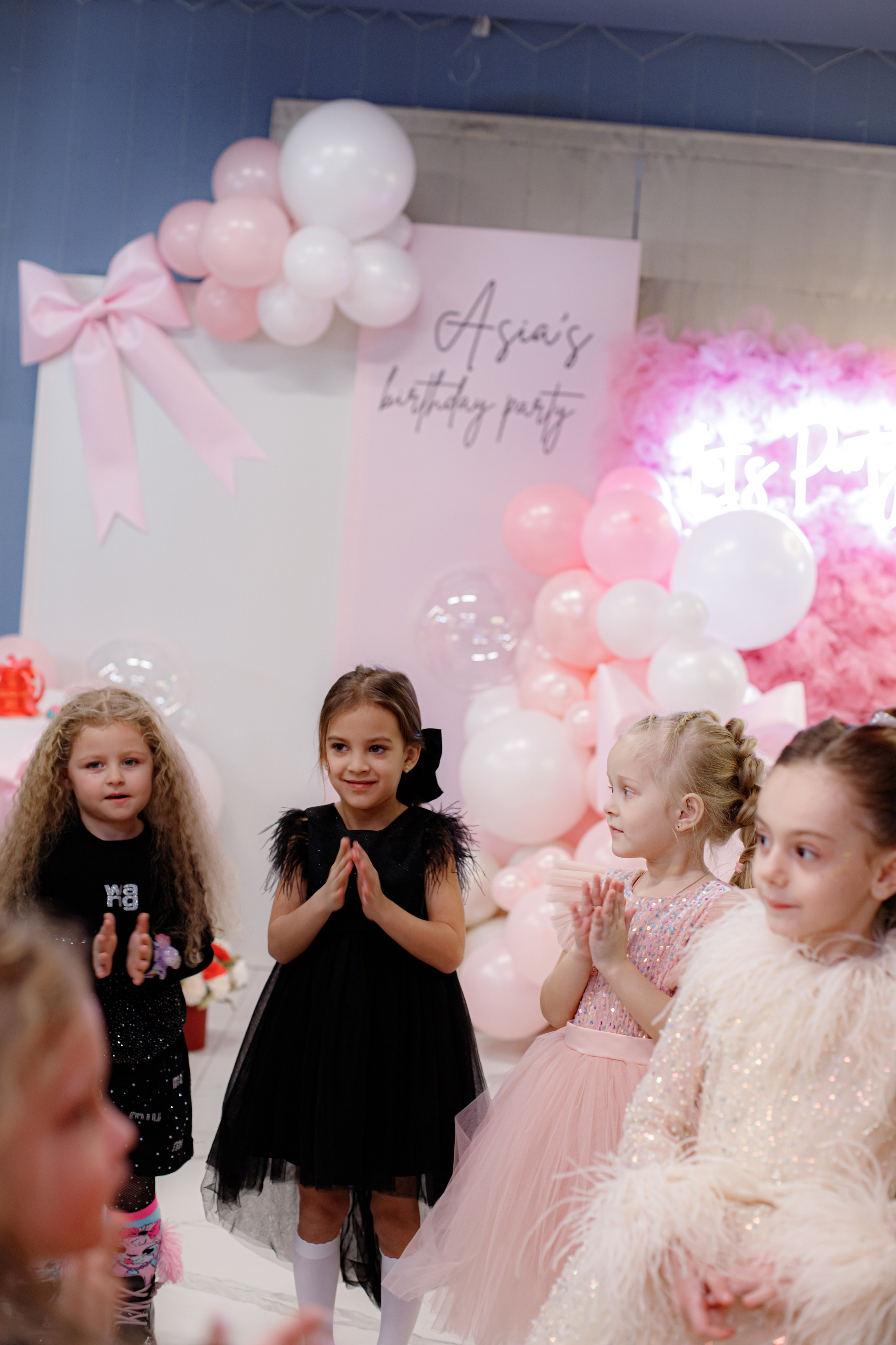 ASIA'S BIRTHDAY PARTY. Photokarish