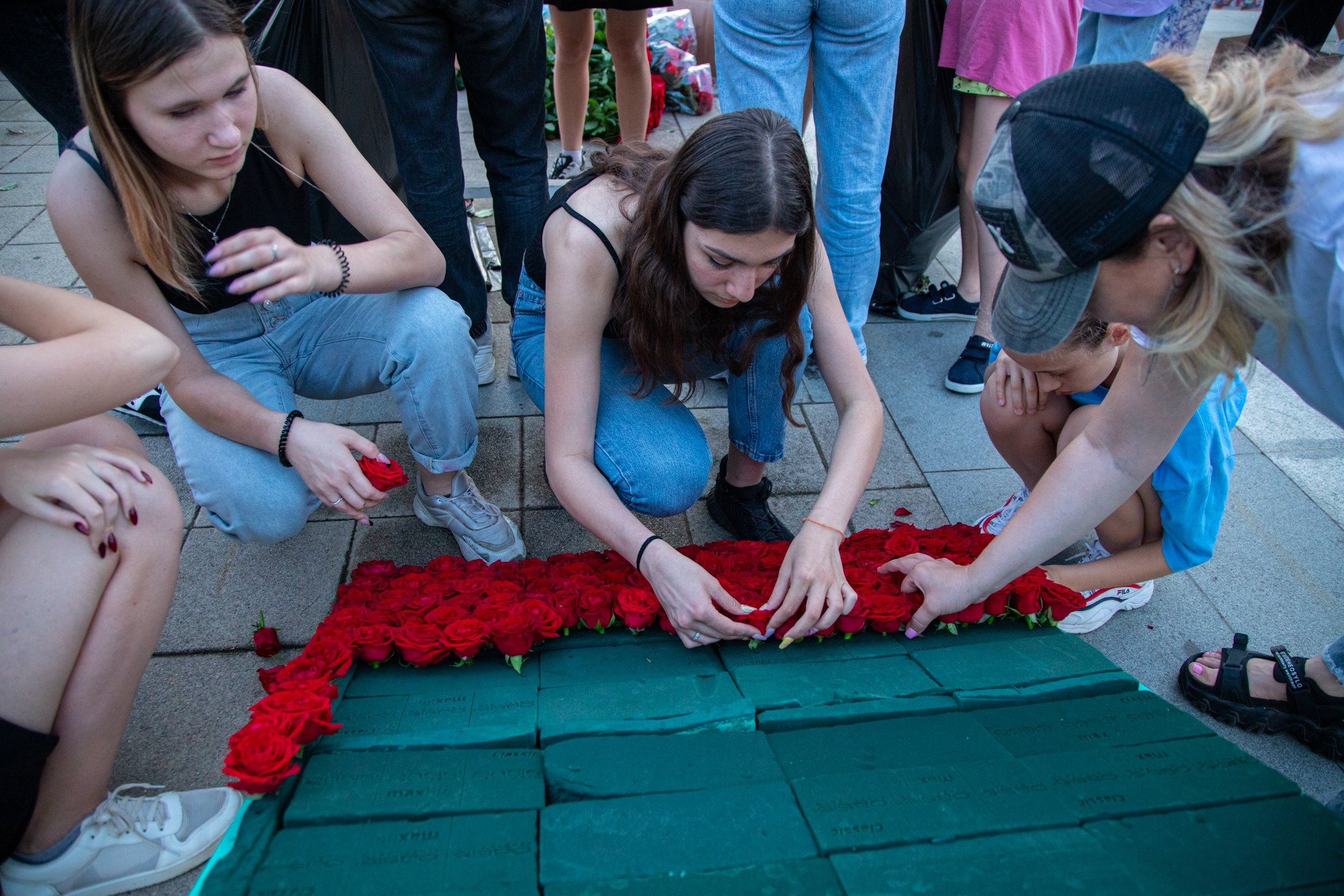 Триколор России из роз. Репортажный, промышленный и маркетплейс-фотограф Дмитрий Чернат