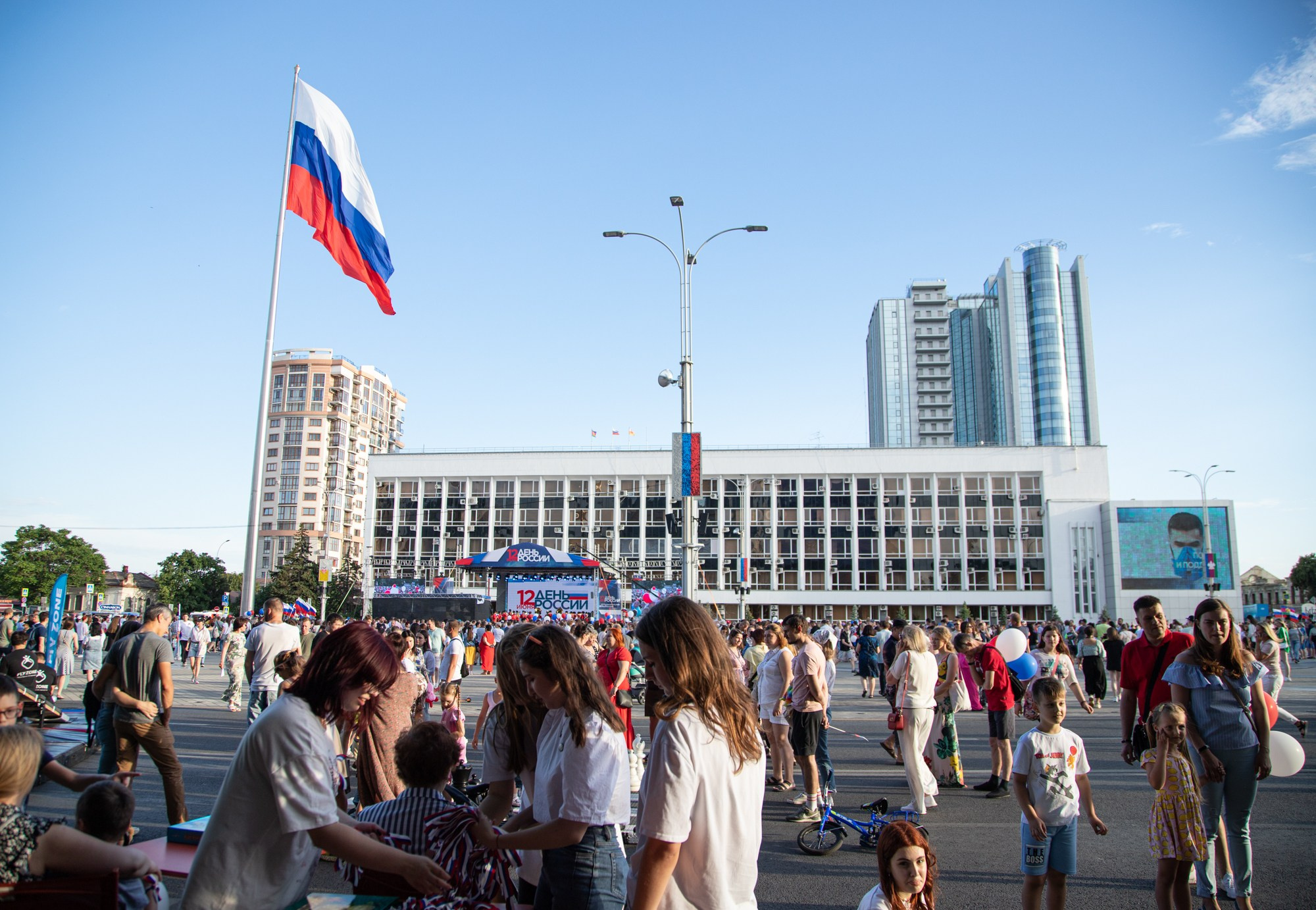 День России в Краснодаре 2022. Репортажный, промышленный и маркетплейс-фотограф Дмитрий Чернат