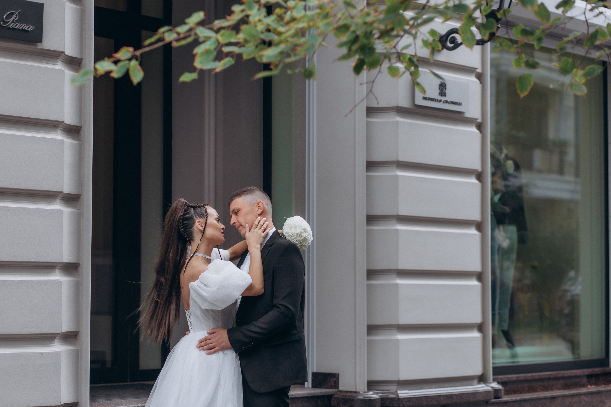 В центре Казани. Свадебный фотограф в Москве и Казани