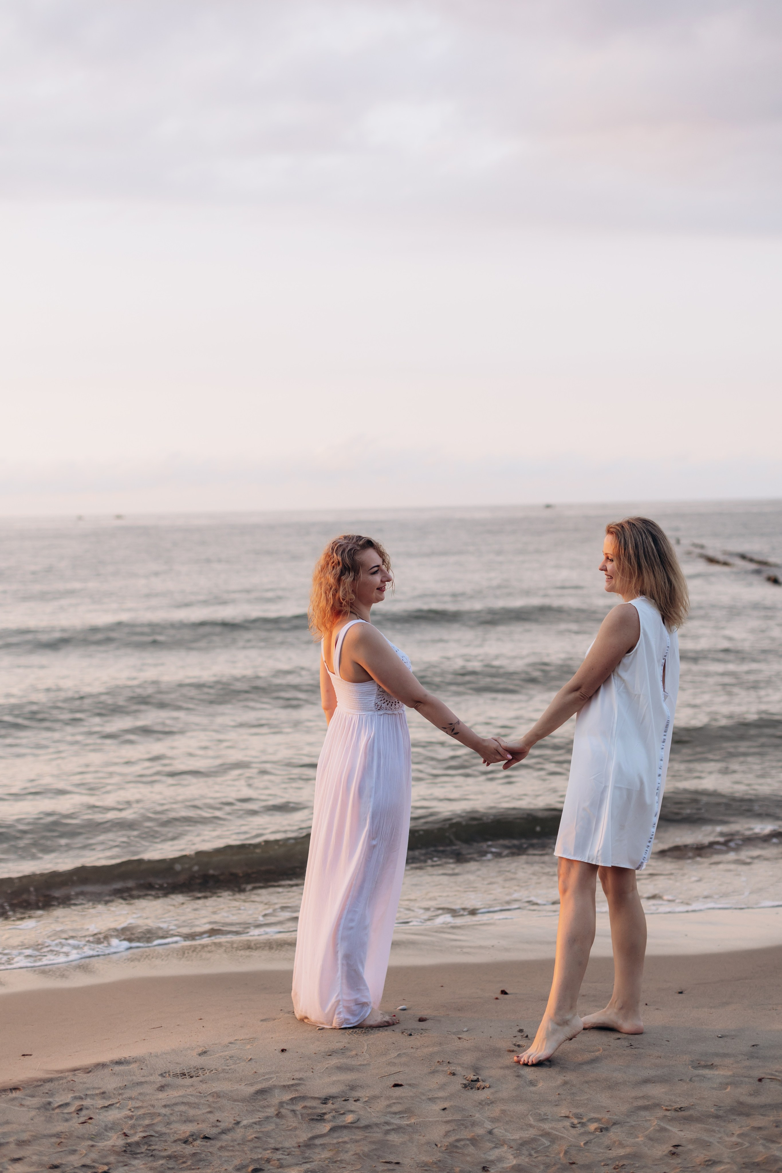 Подруги Отрадное закат лето. Фотограф в Калининграде свадебная фотография, репортажная, фотосессии