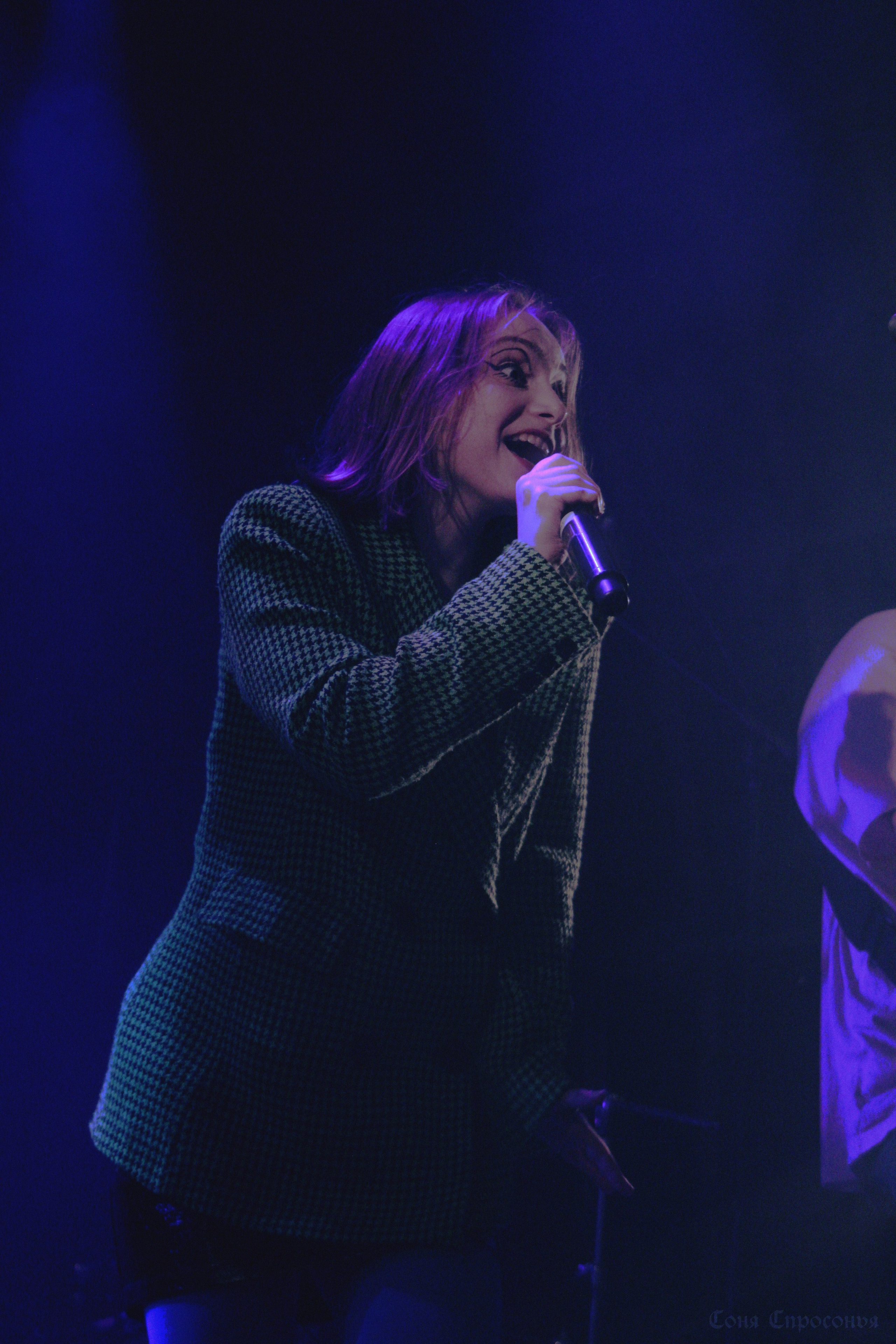 Синестетик 26.08.23. Концертный и портретный фотограф в Москве Соня Спросонья