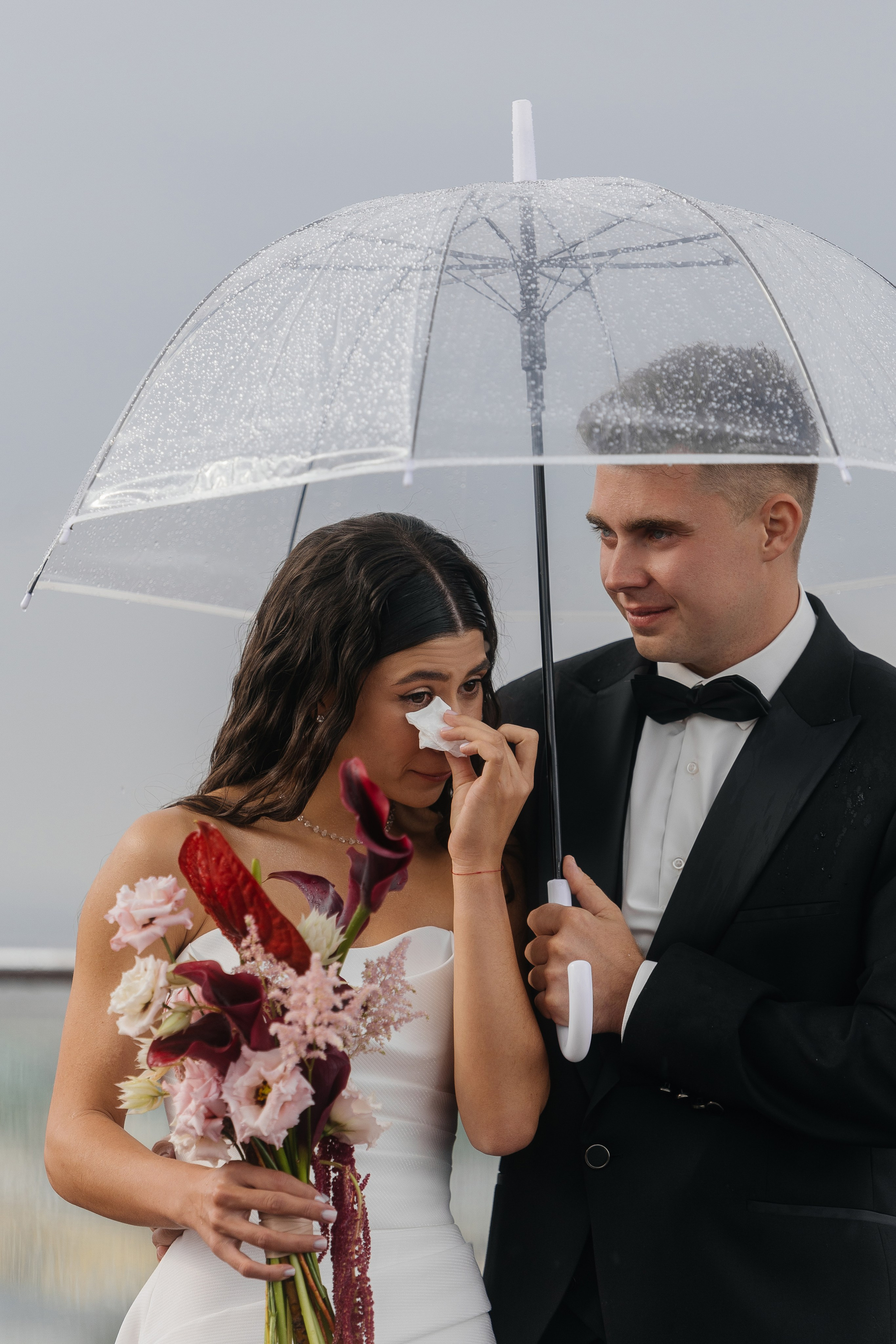 Rain falls down. Главная