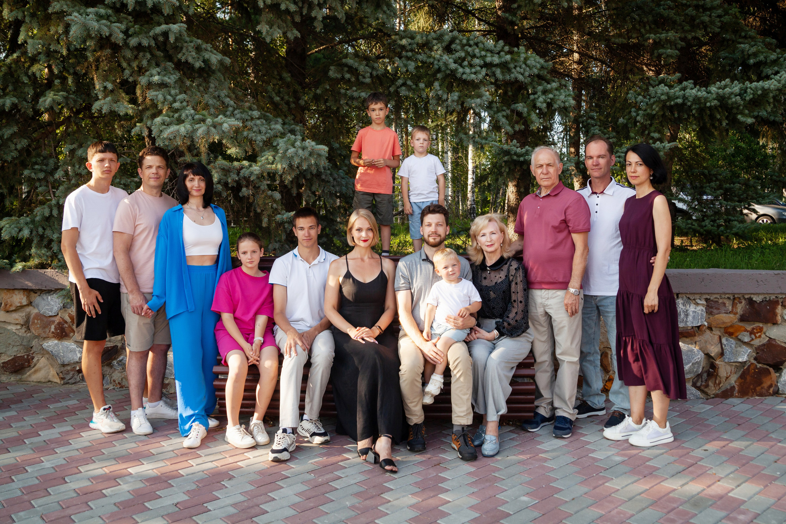 Большая семья - огромная ценность.