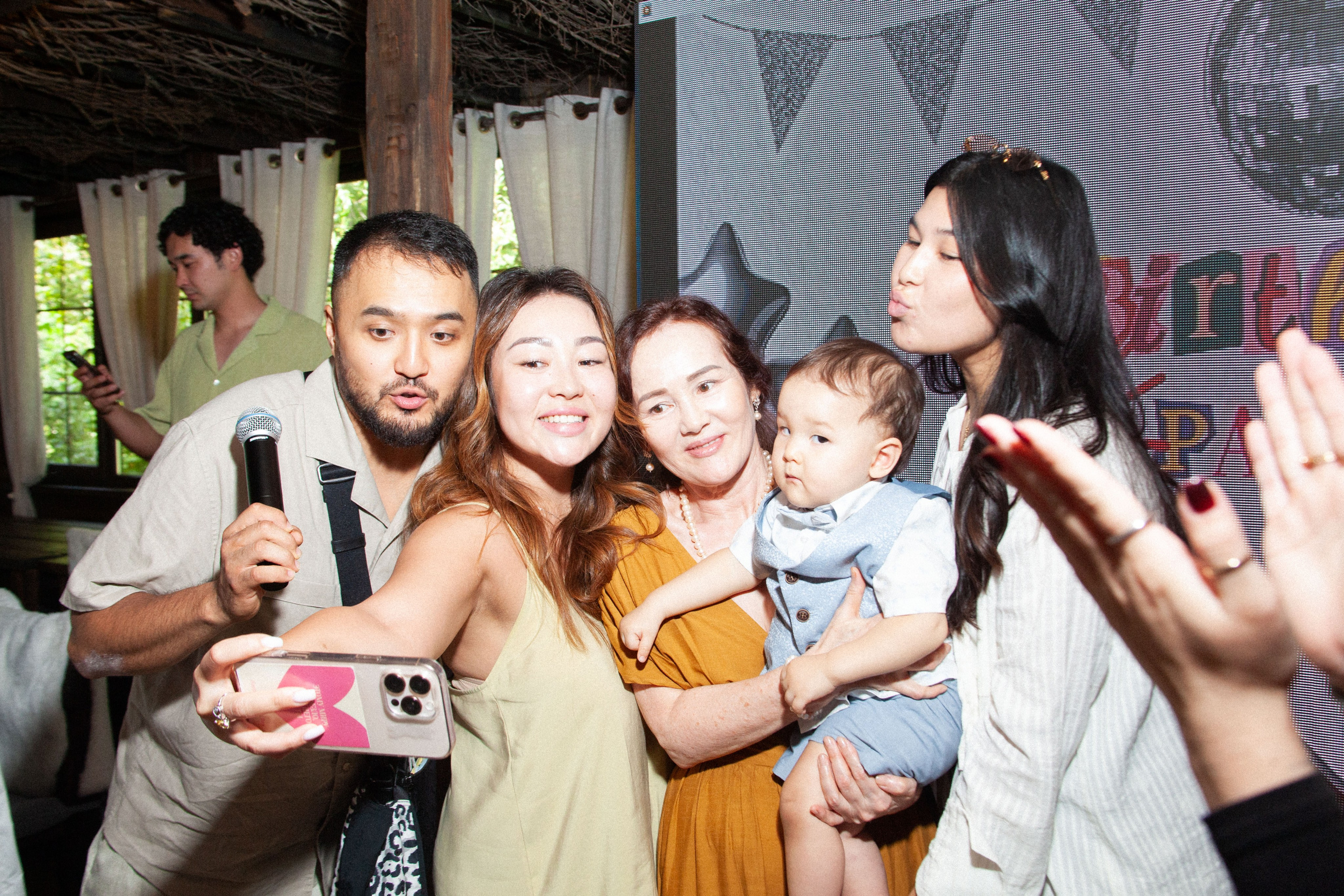 Праздники. Портретный фотограф в Алматы Никитин Владимир