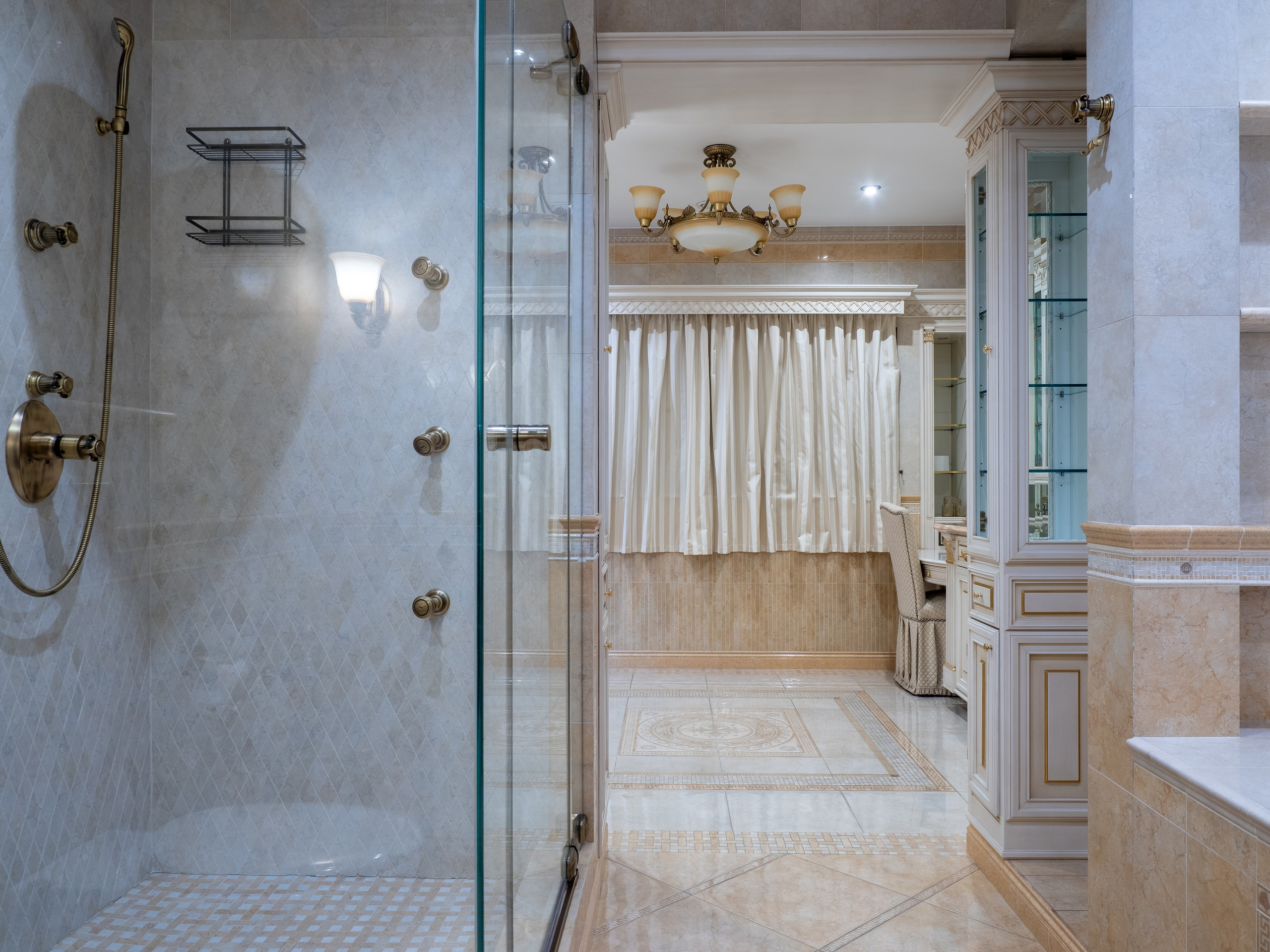 Дом на Воскресенской набережной. Сидоров Артем