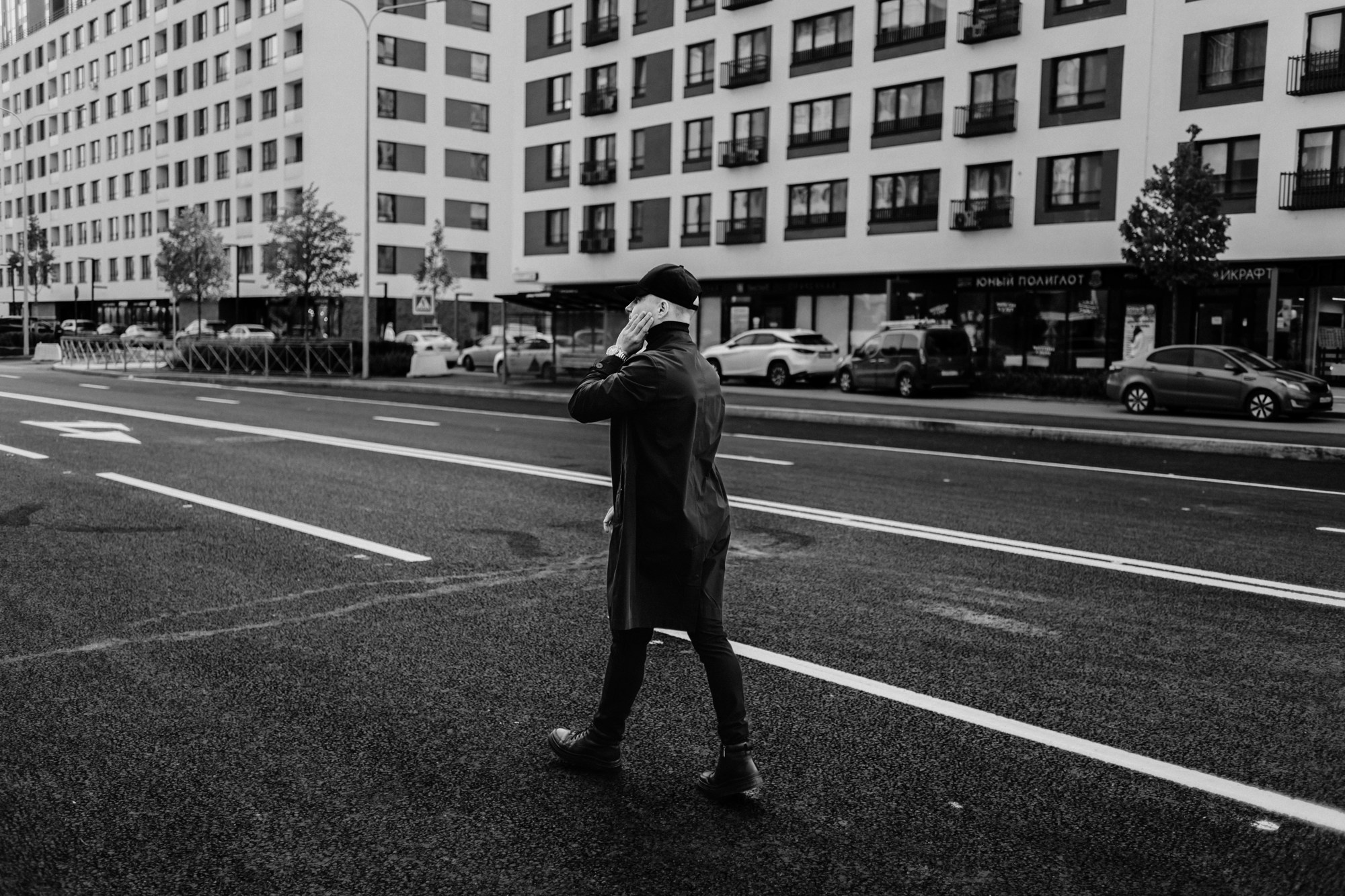 Мужской фотограф в Тюмени Стрит-съемка в Европейском микрорайоне. Портретный фотограф Тюмень Дарья Мустафина