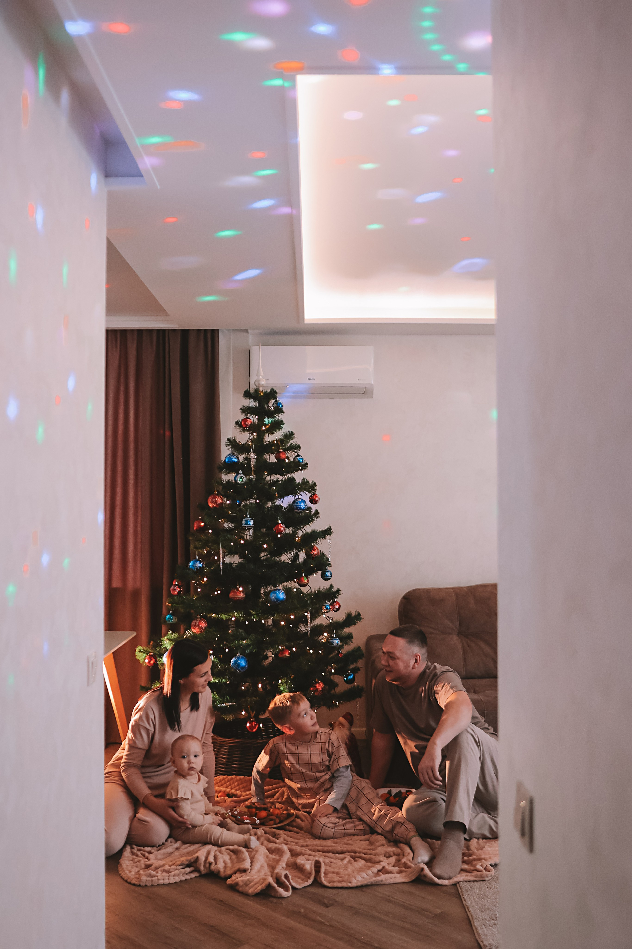 Дома. Семейный фотограф Тюмень, фотограф на роды Салмина Мария