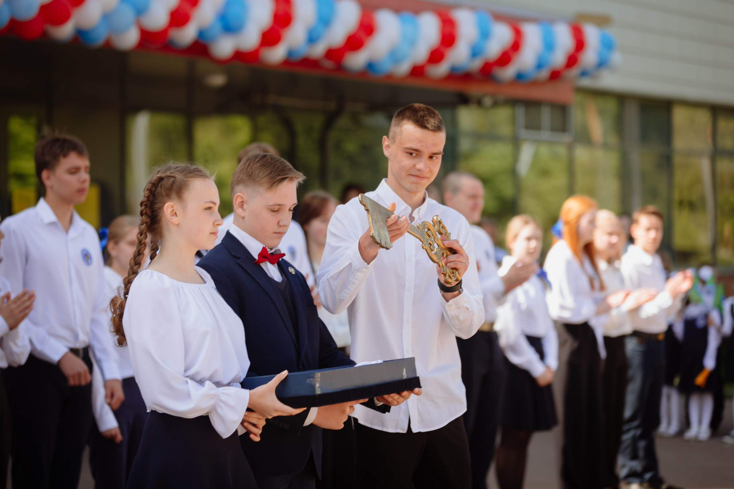 Последний звонок 2024 (2 часа фотосъемки). Профессиональный фотограф Надежда Антонова