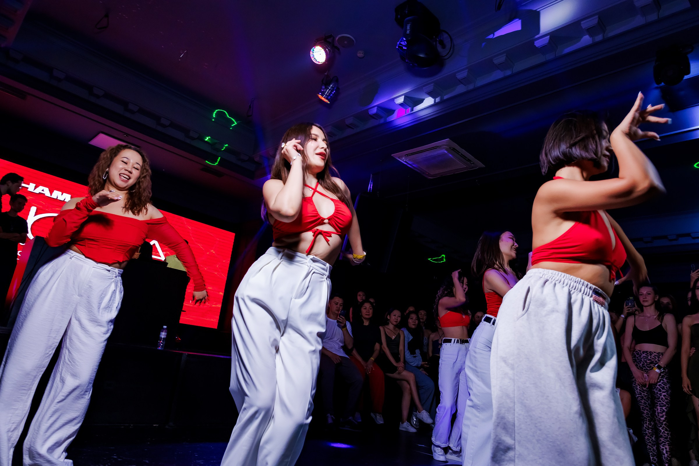 Bachata Party by Hola Dance. Репортажный фотограф в Алматы Каюпов Сержан