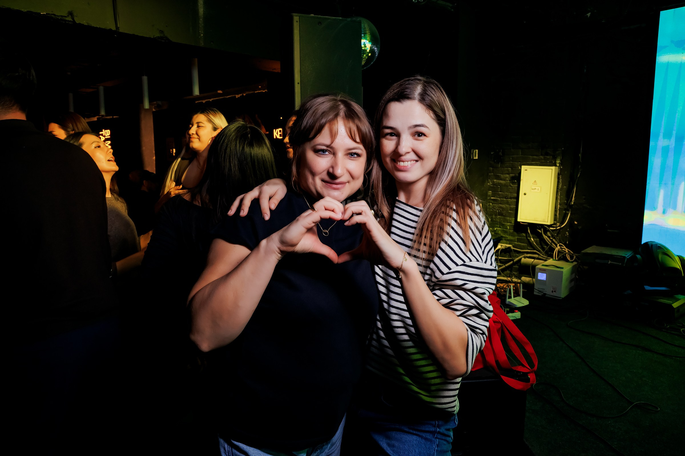Chechil Pub в ТД Дана-Chechil Розыбакиева. Репортажный фотограф в Алматы Каюпов Сержан