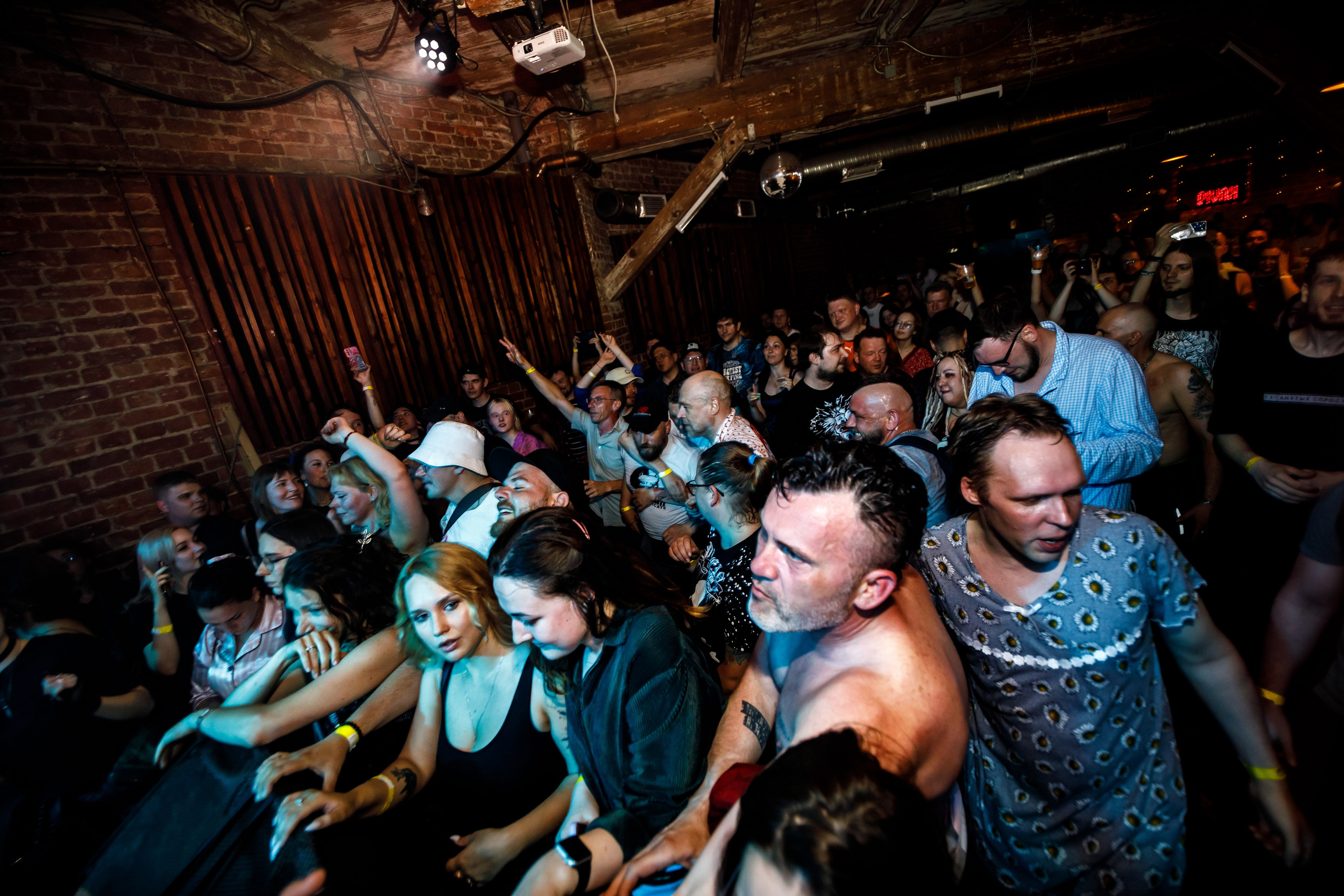 РАДИОПОМЕХИ. Фотограф Елена Богачева (lenalena_na_na_na)