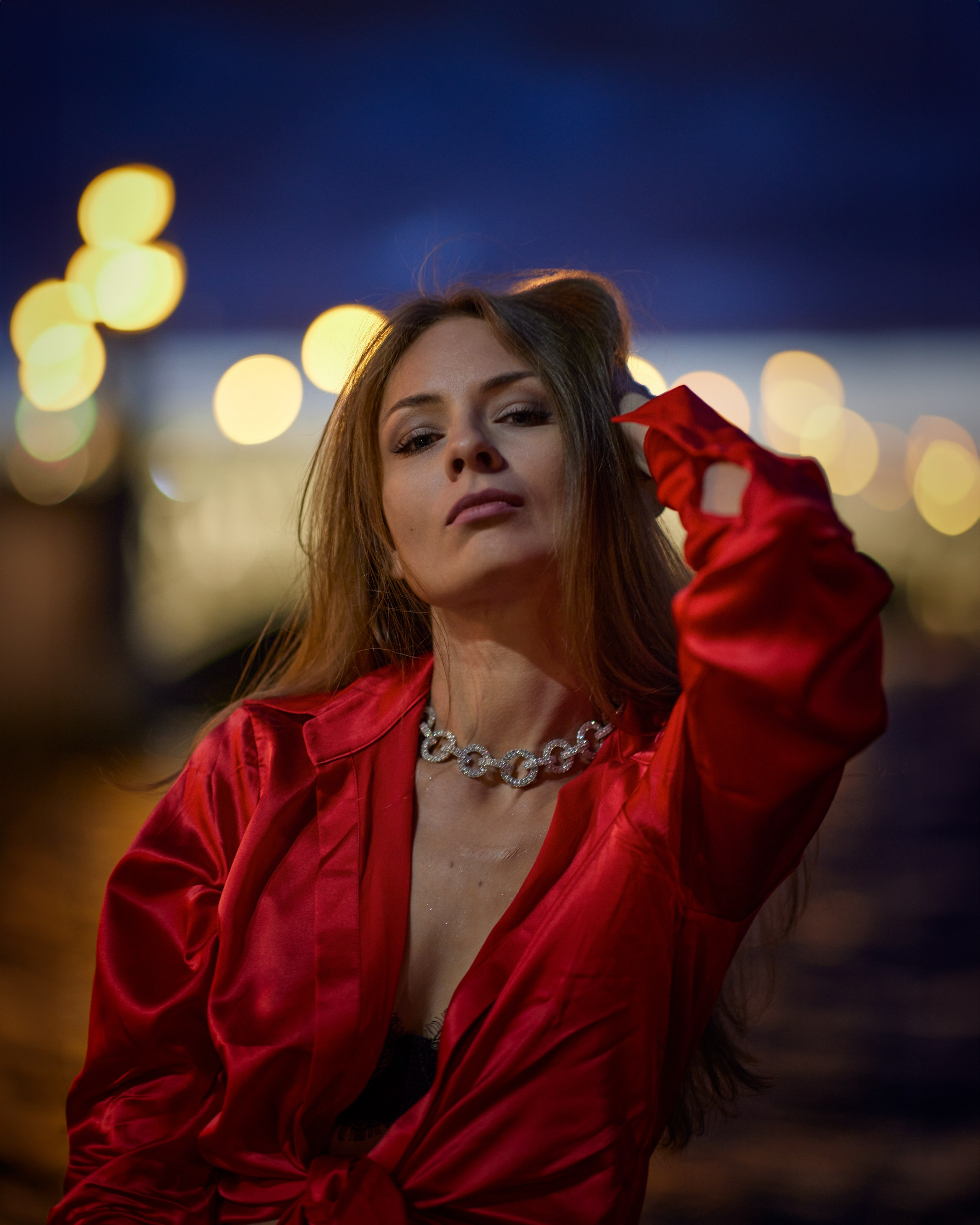 Девушка в ночном городе. Портретный фотограф в Санкт-Петербурге | Пётр Дёмушкин