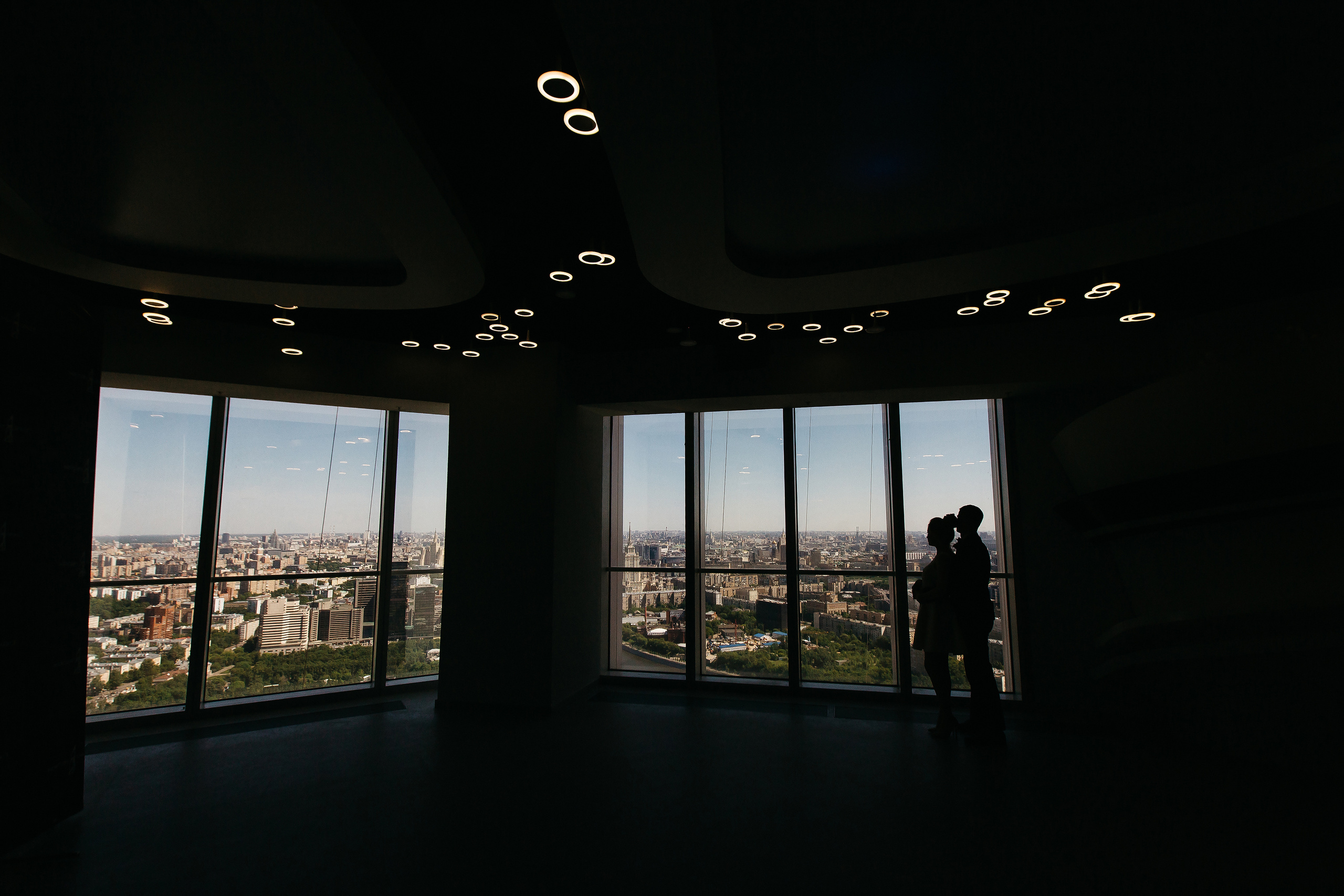 Усеяно ковром цветов дыханье мая. Душевный фотограф Ваших самых ярких событий Марина Погребняк
