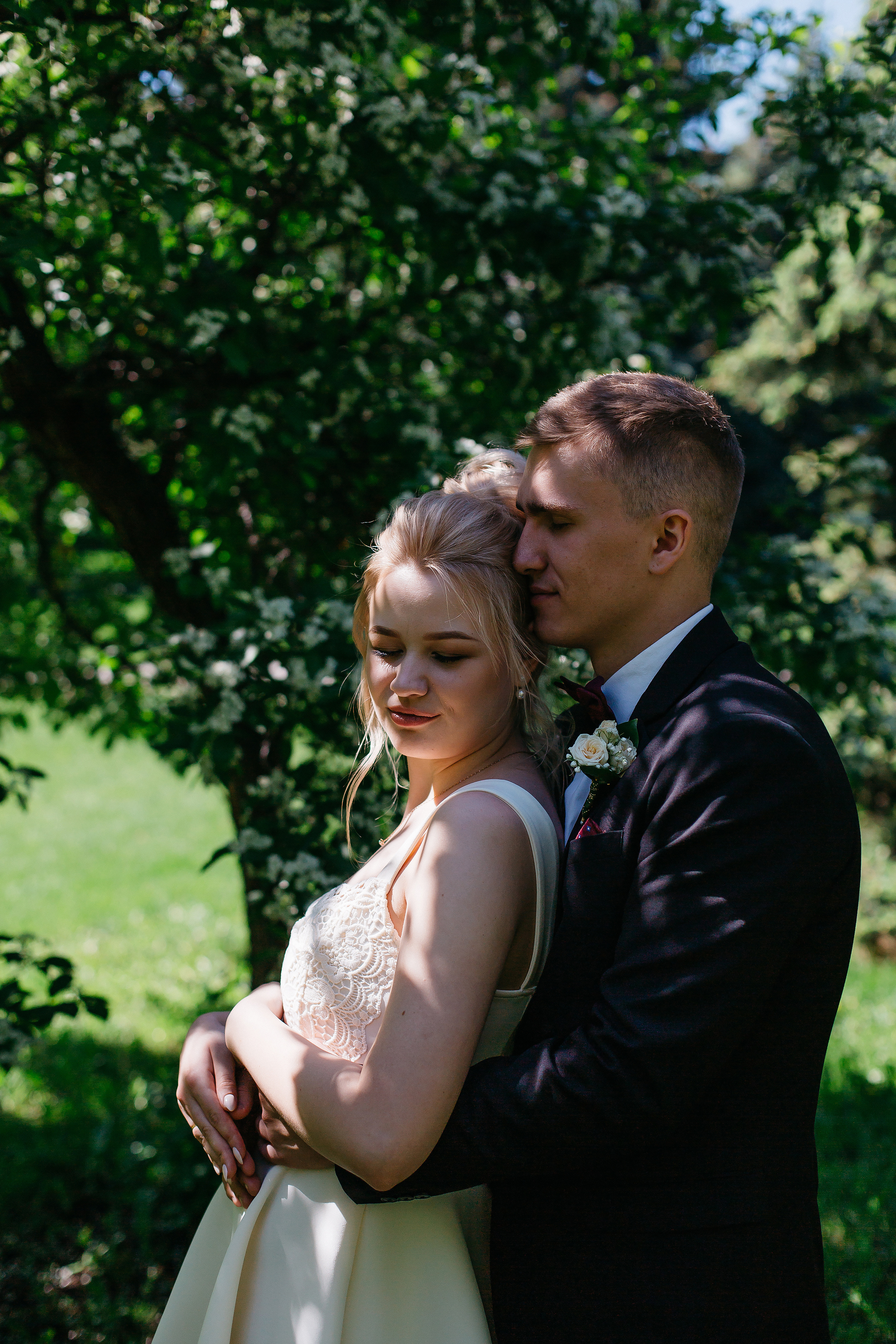 Усеяно ковром цветов дыханье мая. Душевный фотограф Ваших самых ярких событий Марина Погребняк