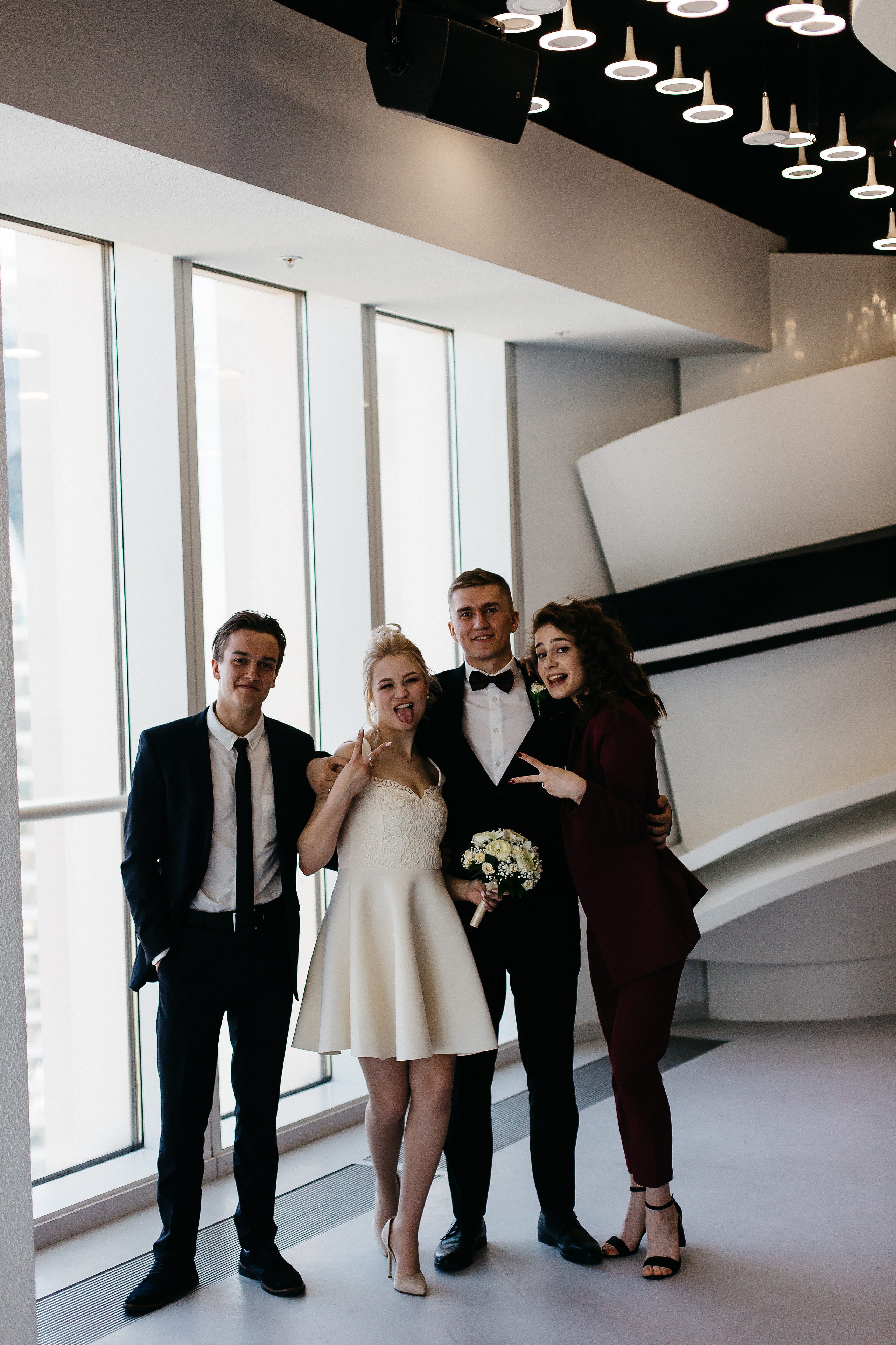 Усеяно ковром цветов дыханье мая. Душевный фотограф Ваших самых ярких событий Марина Погребняк