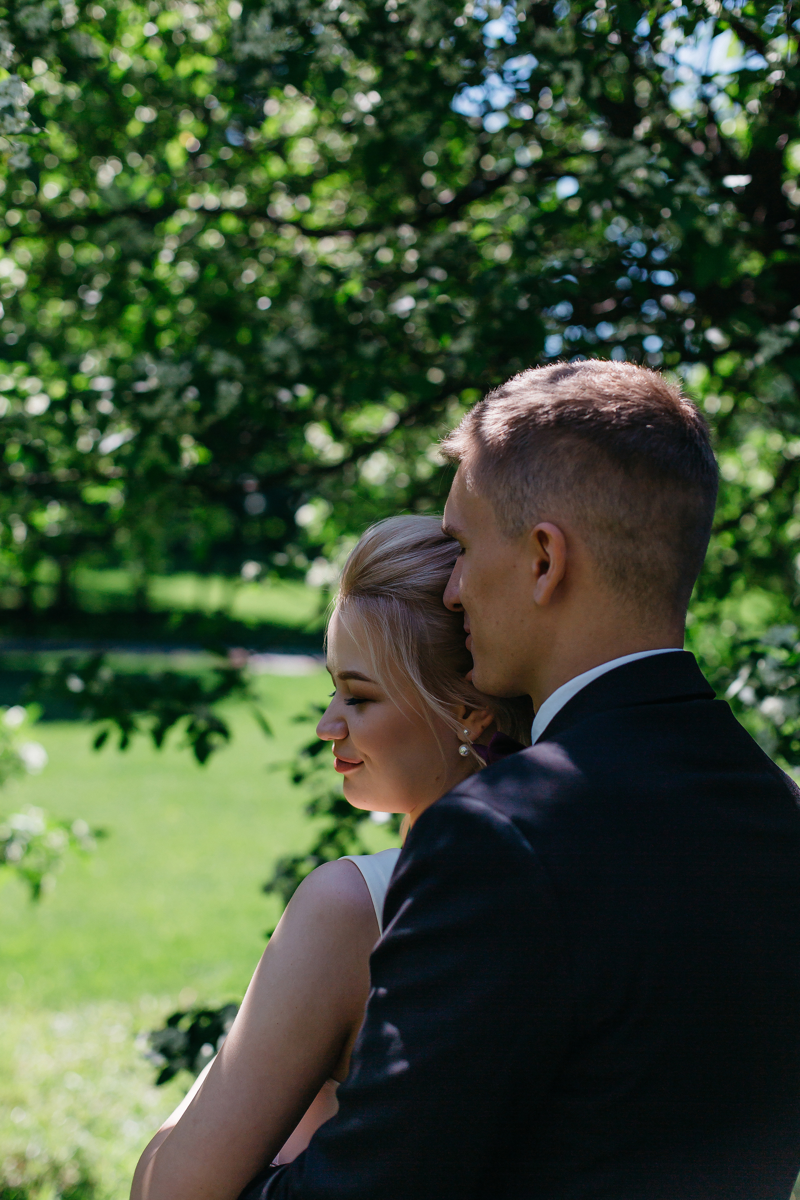 Усеяно ковром цветов дыханье мая. Душевный фотограф Ваших самых ярких событий Марина Погребняк