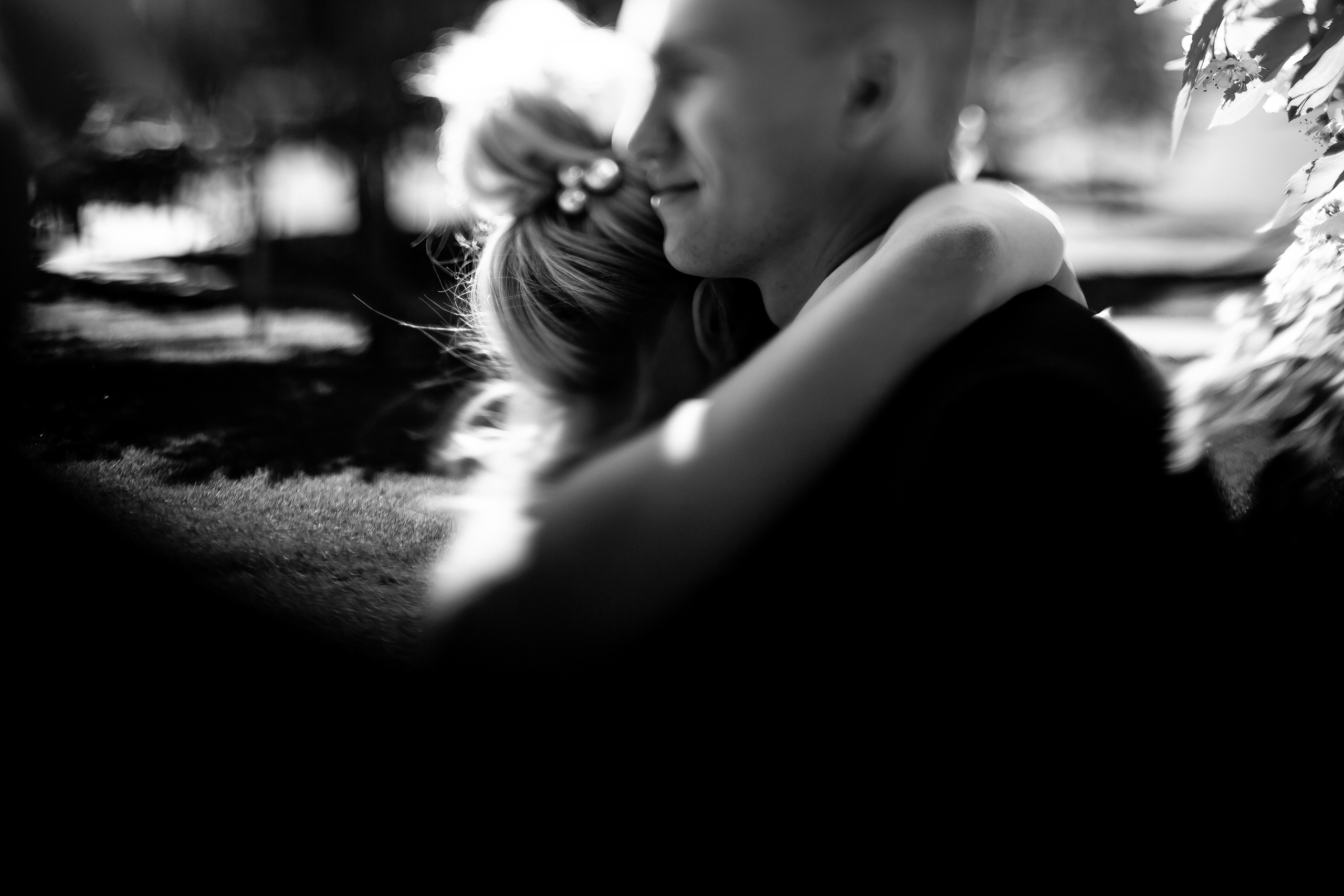 Усеяно ковром цветов дыханье мая. Душевный фотограф Ваших самых ярких событий Марина Погребняк