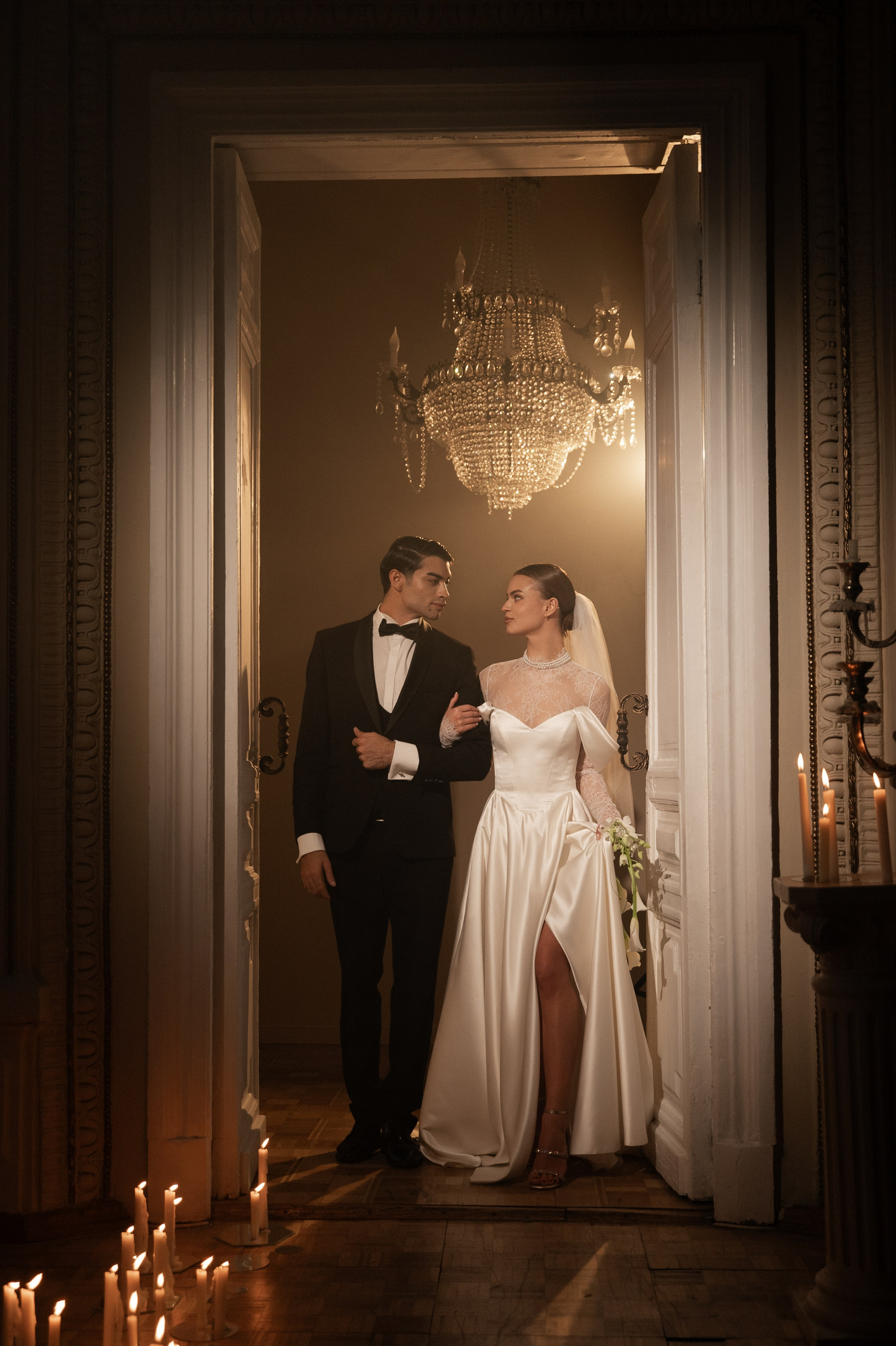 Камерный свадебный ужин при свечах в старинном особняке в фотостудии 21. Kult. Ярослава Ерина — свадебный фотограф в Москве