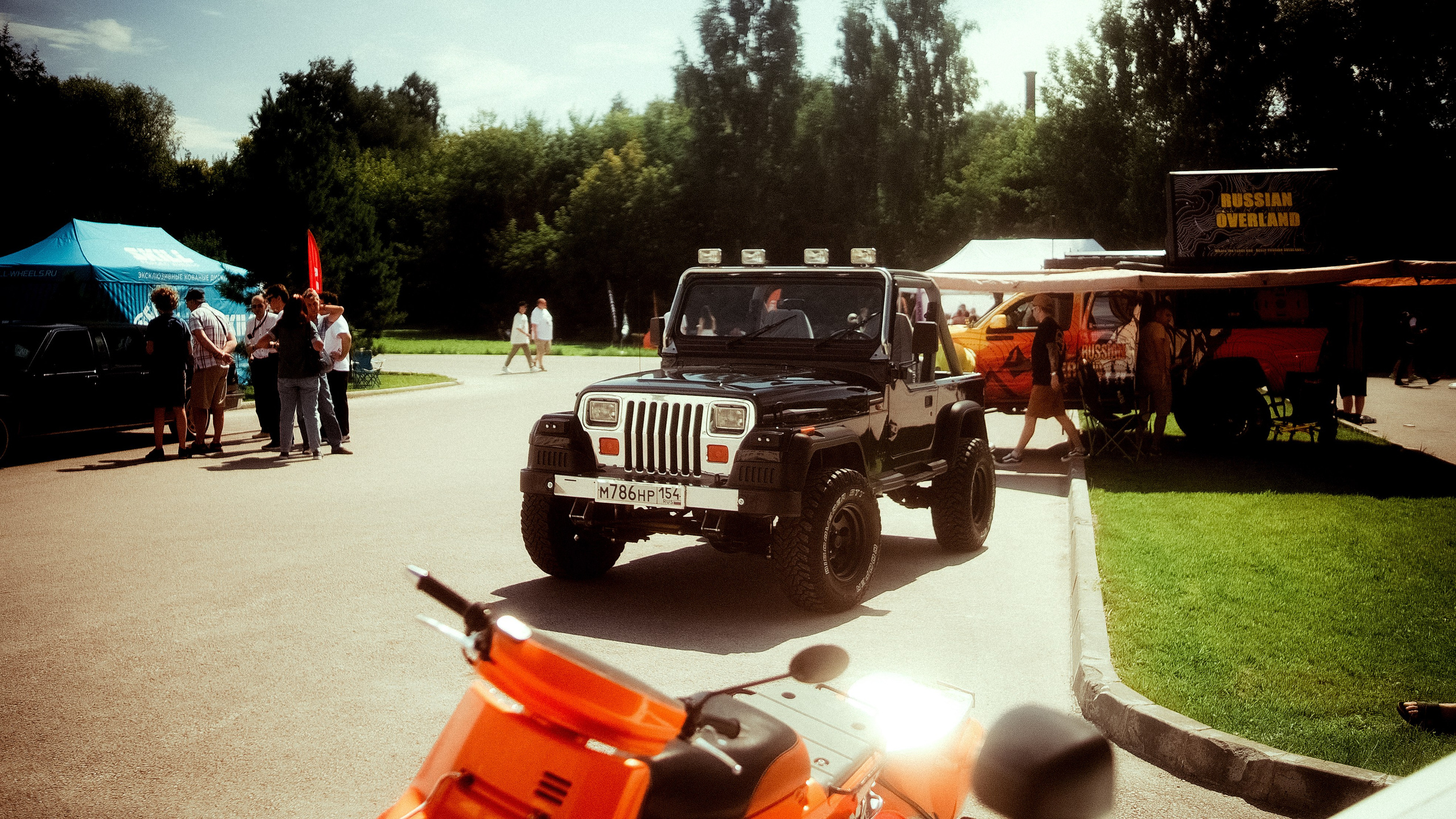 Съемка автомобильной выставки GET IT LOW в Новосибирске. Фотограф в Новосибирске Владислав Унтерберг