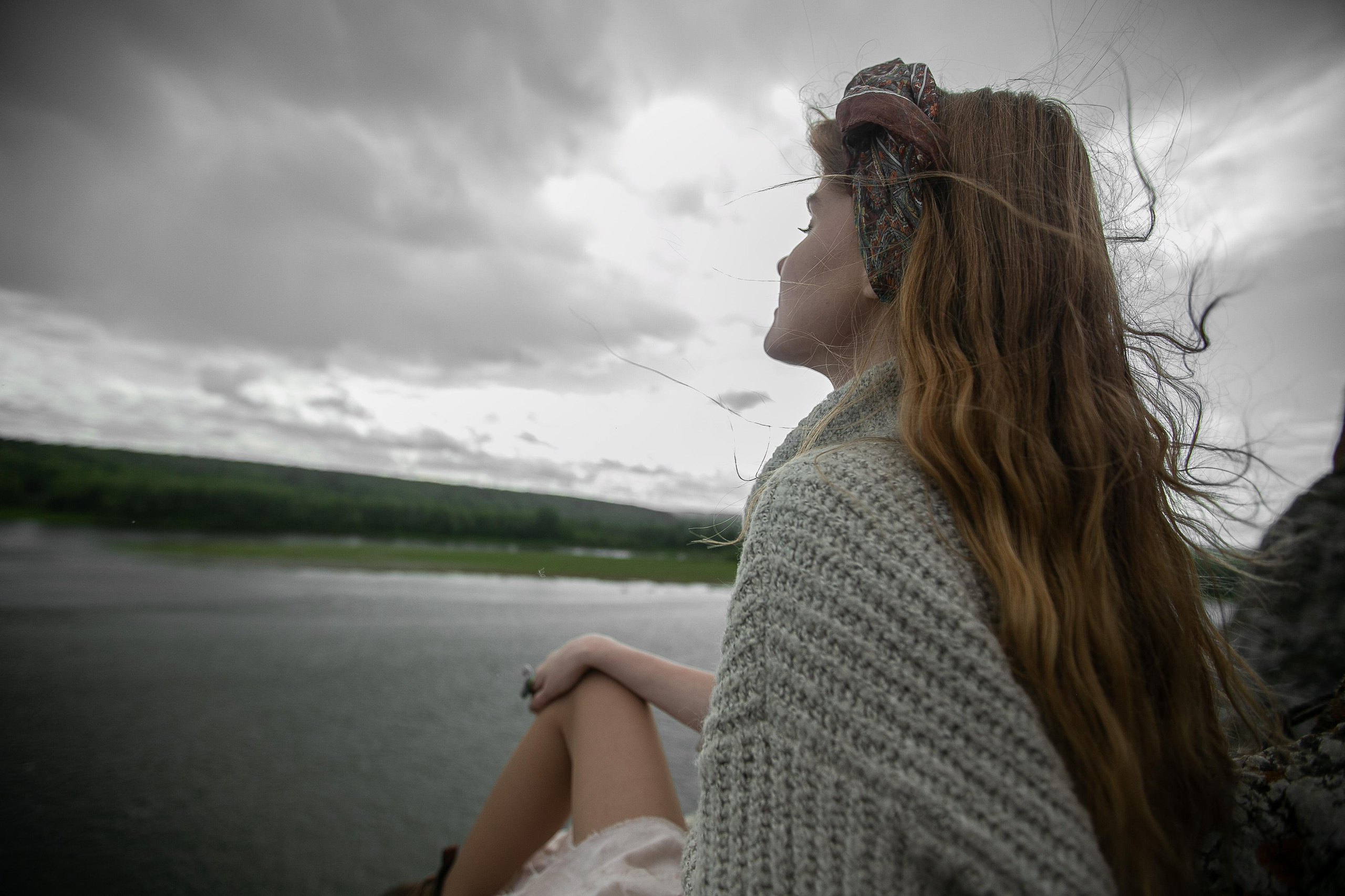 Настя в Пещёрке. Портретный фотограф в Кемерово Алеся Цайтлер