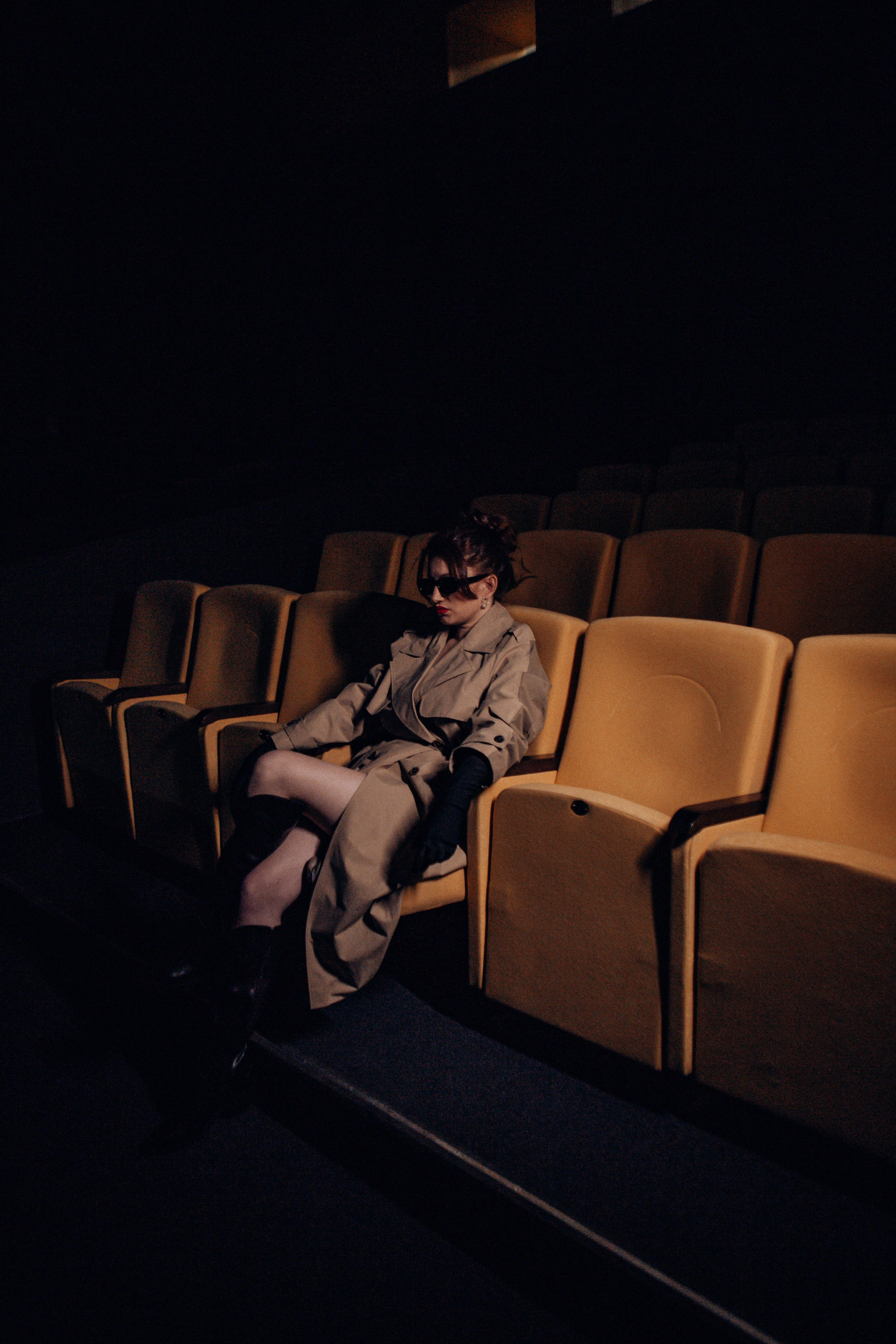 Катя. Контакты