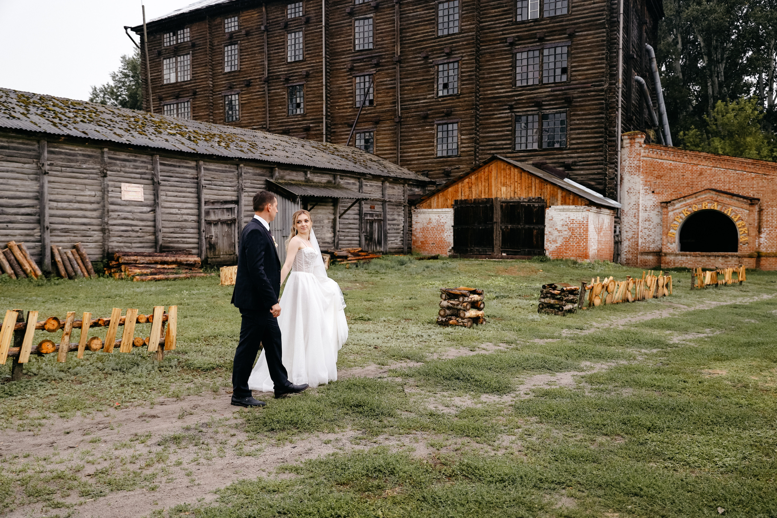Летняя свадебная фотосессия в Волоконовке. Фотограф Белгород