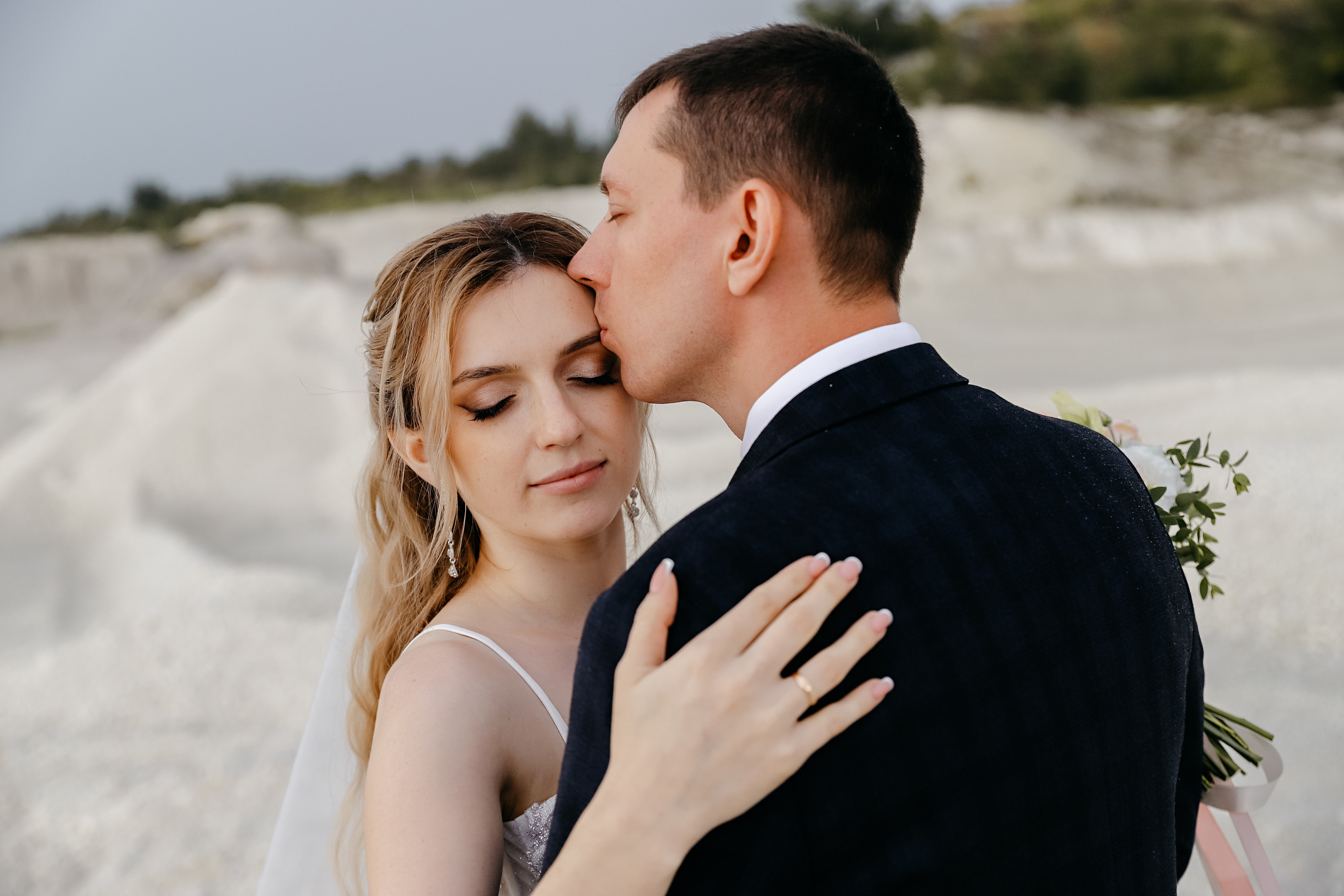 Летняя свадебная фотосессия в Волоконовке. Фотограф Белгород