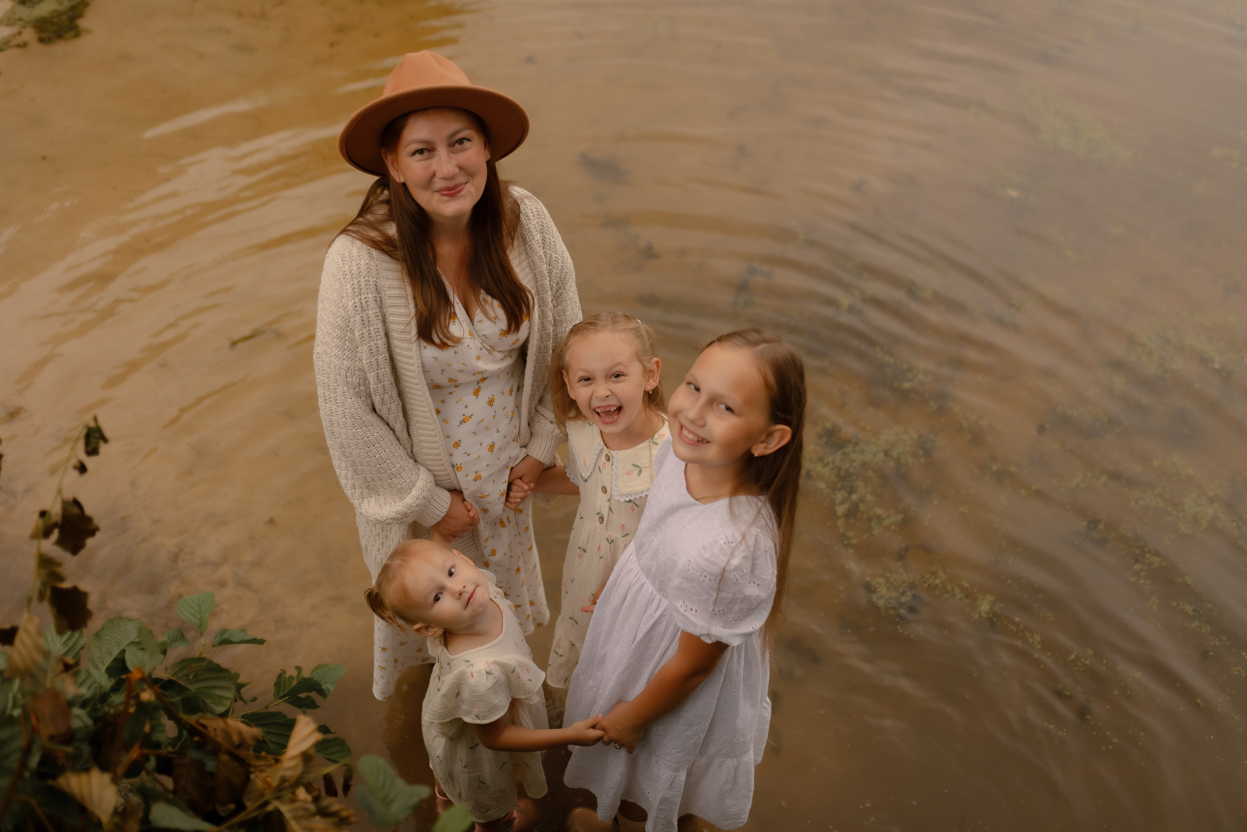 Мама Алина, Маша, Дина и Анечка. Фотограф Татьяна Семенова