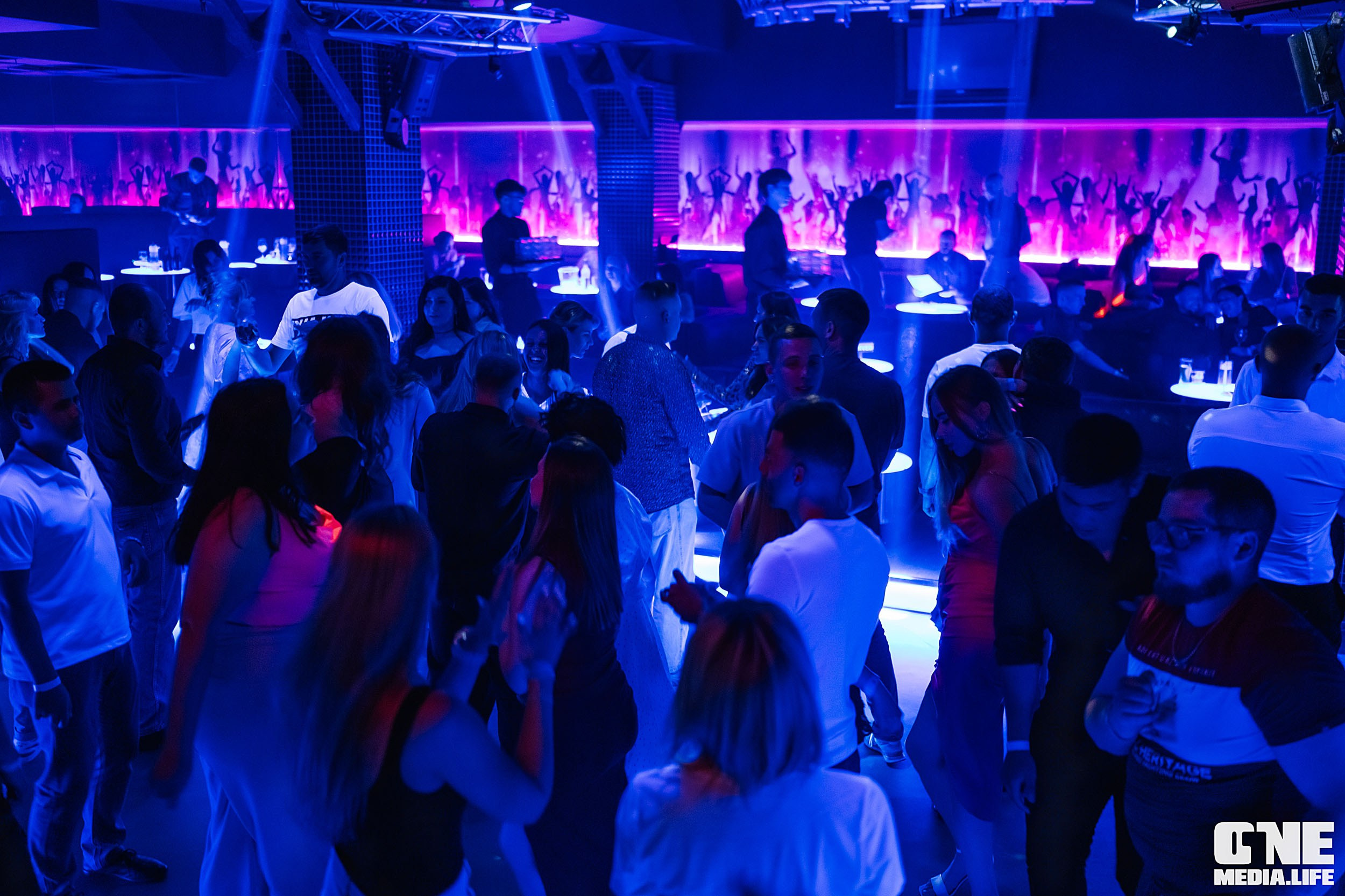 Фоторепортаж из караоке-клуба Эйфория. One Media Life: фоторепортажи, фотоотчеты с мероприятий и заведений