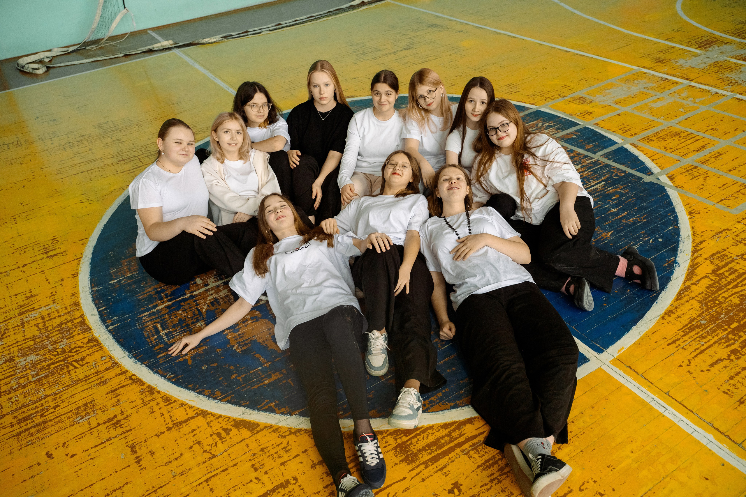 ВЫПУСКНИКИ 9 КЛАСС. МАРГАРИТА КУДРЯШОВА СВАДЕБНЫЙ И СЕМЕЙНЫЙ ФОТОГРАФ ТВЕРЬ МОСКВА