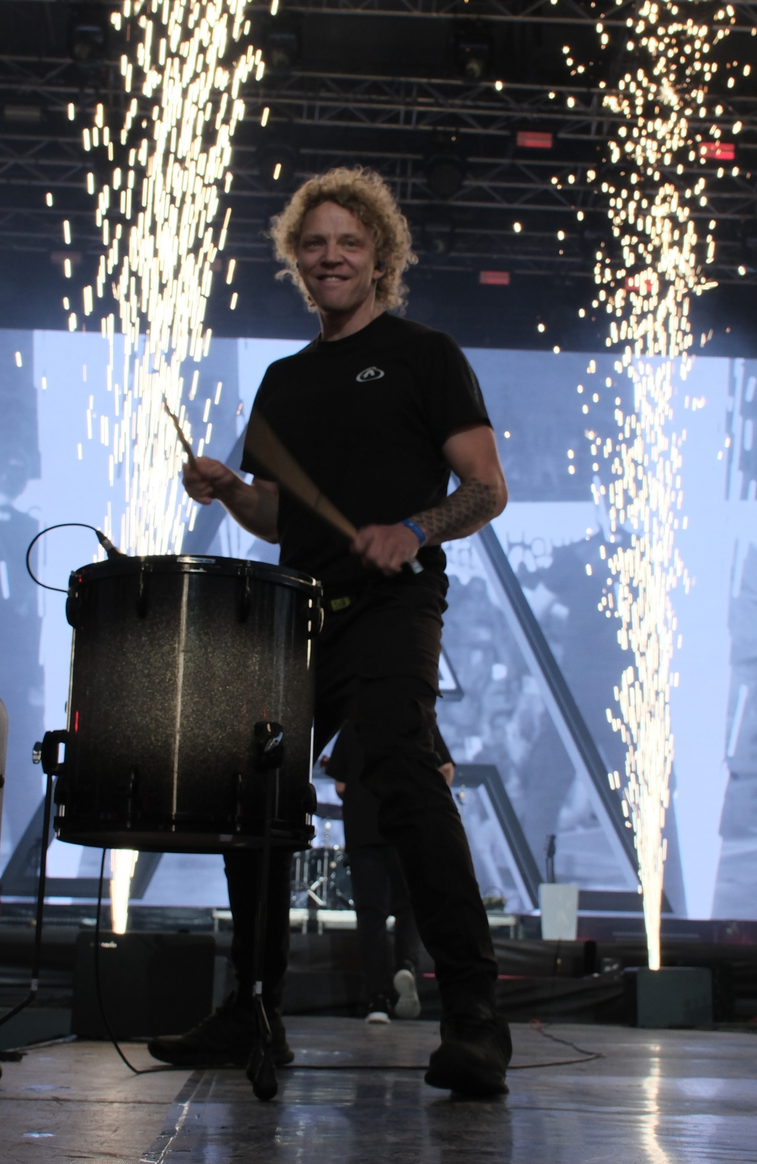 Диана Арбенина (группа «Ночные снайперы») — Москва, МТС Live Лето 2024. RedGeek - блогер и стручњак за образовање и ИТ Кирил Ситнов