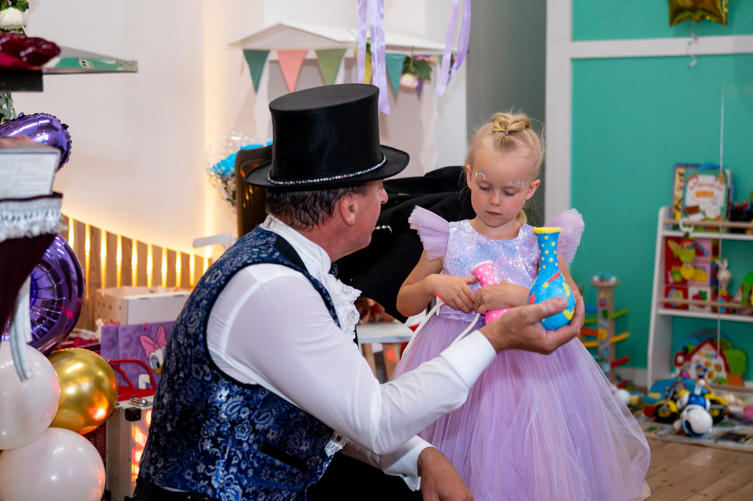 ДР в лофте с фокусником