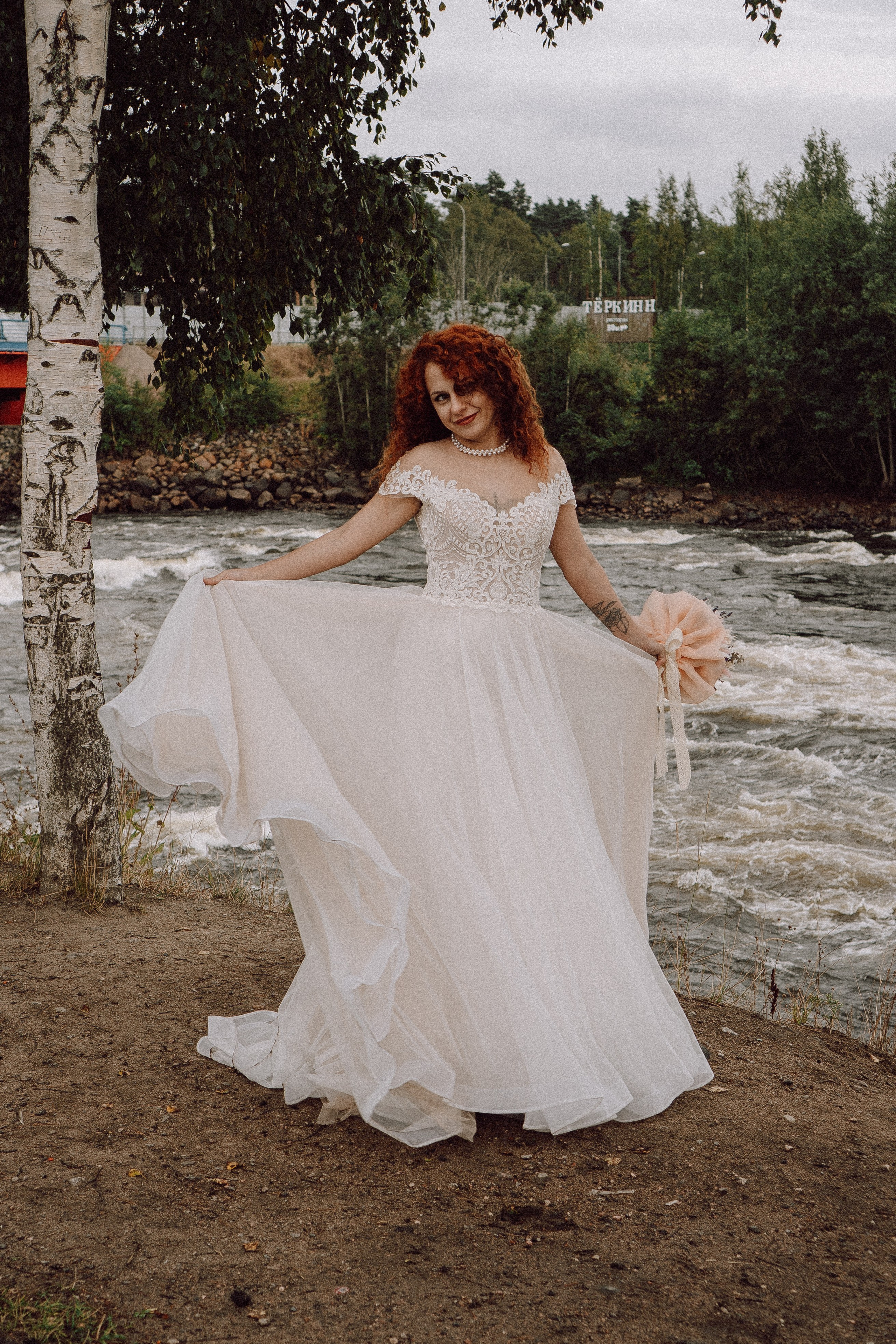 СВАДЕБНАЯ ФОТОСЕССИИЯ ПАРЫ В ГОРОДЕ ПРИОЗЕРСК В СОСНОВОМ ЛЕСУ И С ПИКАПОМ. Профессиональный фотограф, Санкт-Петербург — Виктория Богомолова