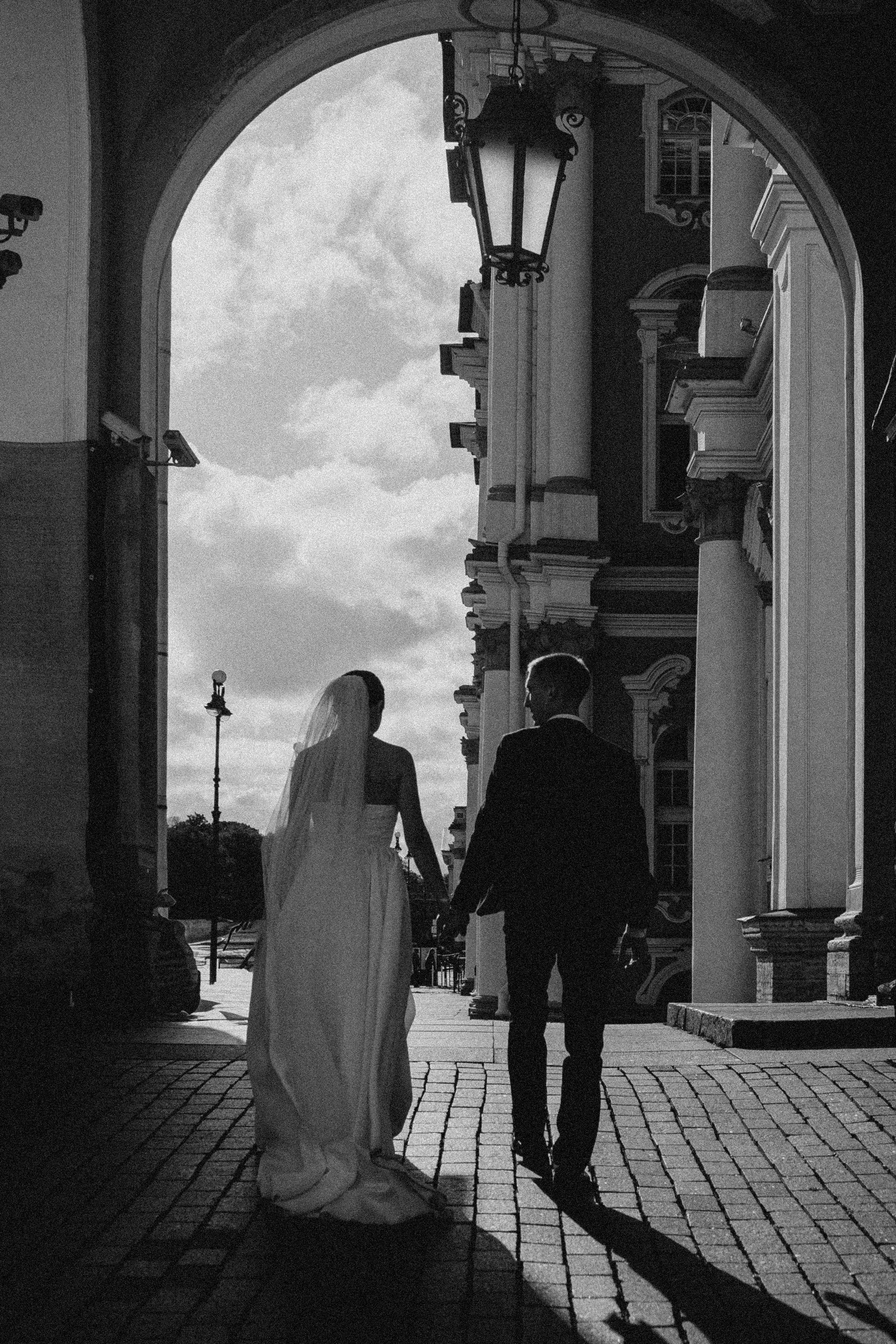 СВАДЕБНАЯ ПРОГУЛКА В САНТК-ПЕТЕРБУРГЕ (ИСАКИЕВСКИЙ СОБОР, ЗИМНЯЯ КАНАВКА, ЭРМИТАЖ И БОЛЬШАЯ МОРСКАЯ УЛИЦА). Профессиональный фотограф, Санкт-Петербург — Виктория Богомолова