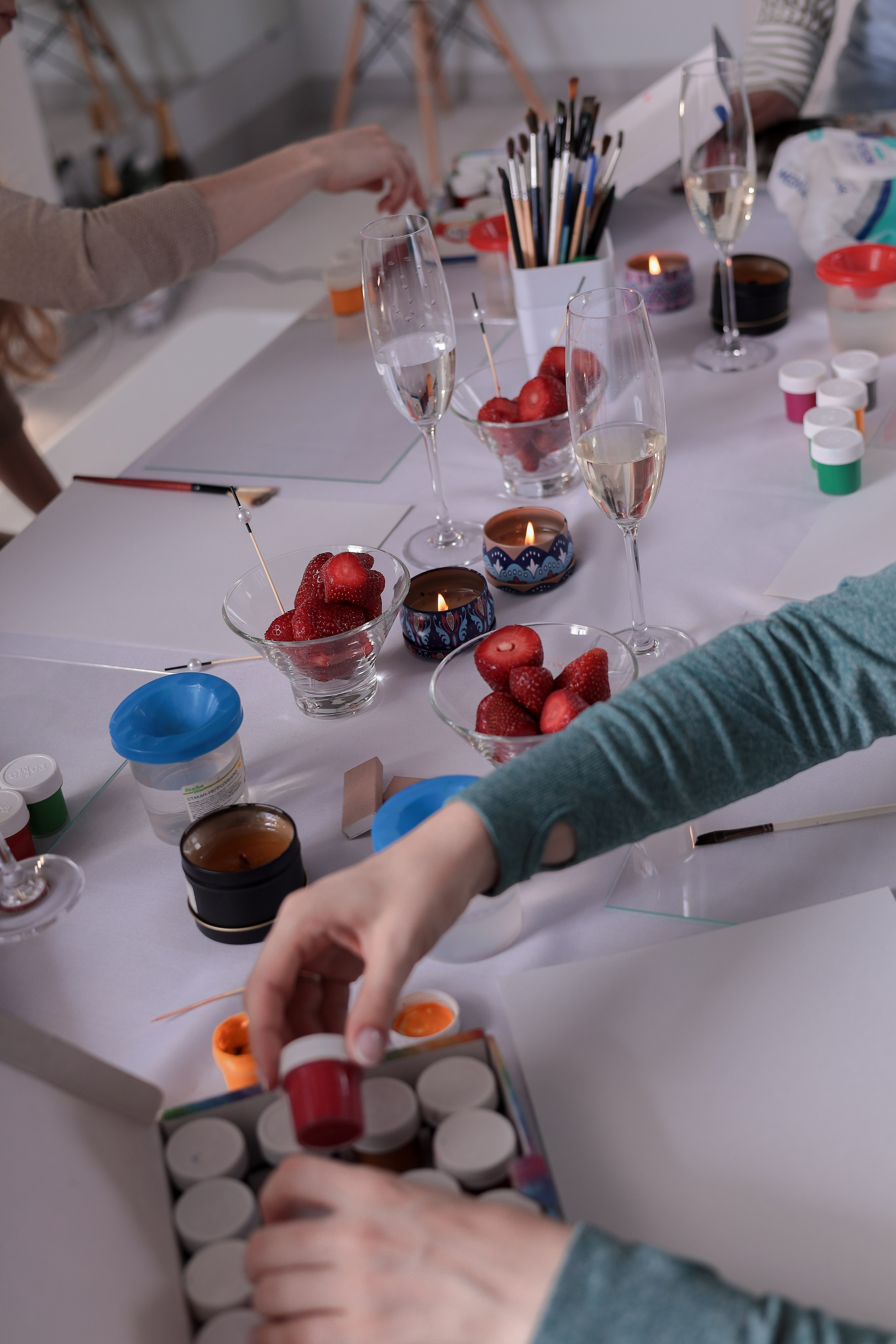 Арт-терапия + аэройога. Фотограф Надршина Лилия