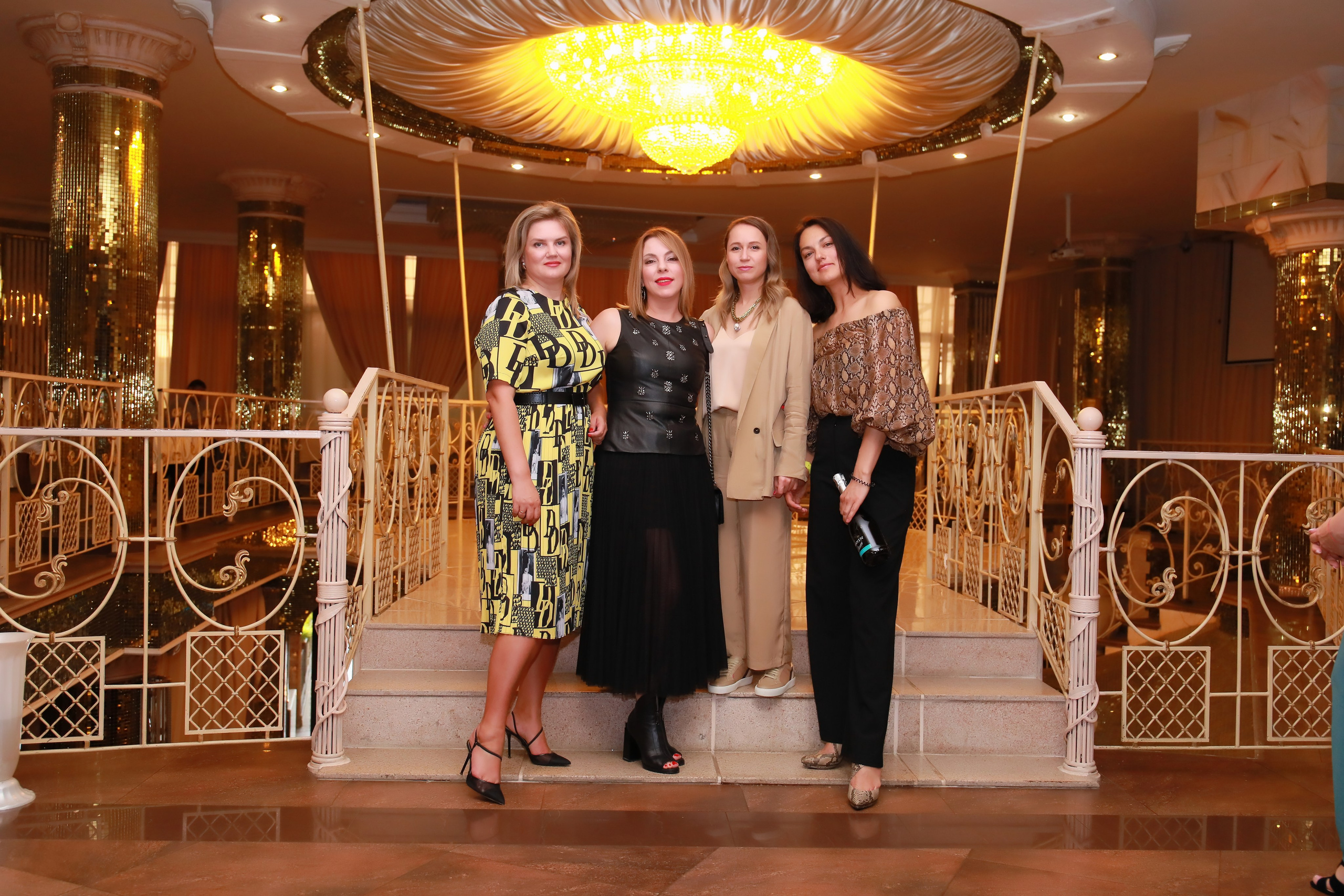 Champagne, банкетный зал. Детский семейный фотограф Краснодар